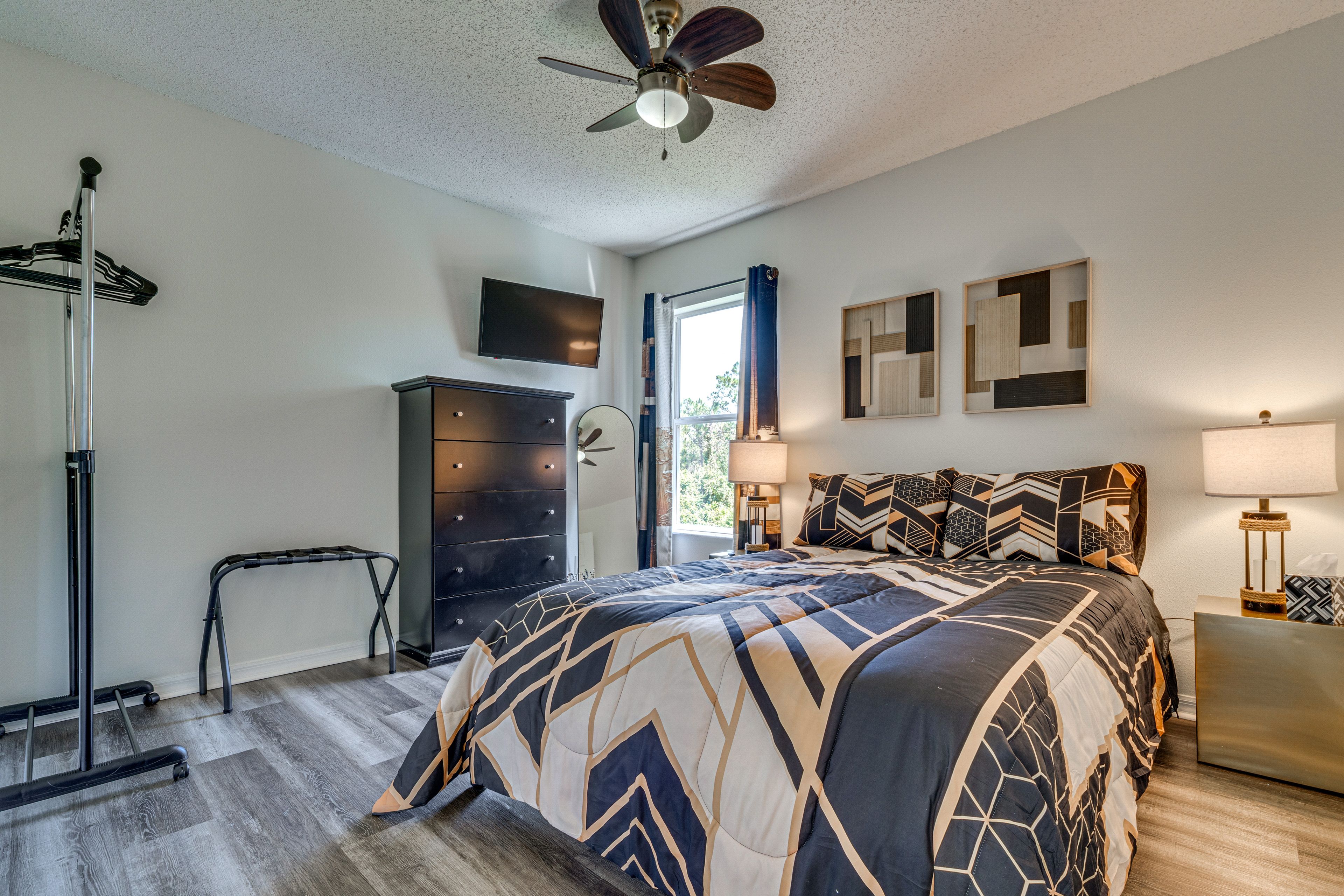Bedroom | Full Bed | 2nd Floor