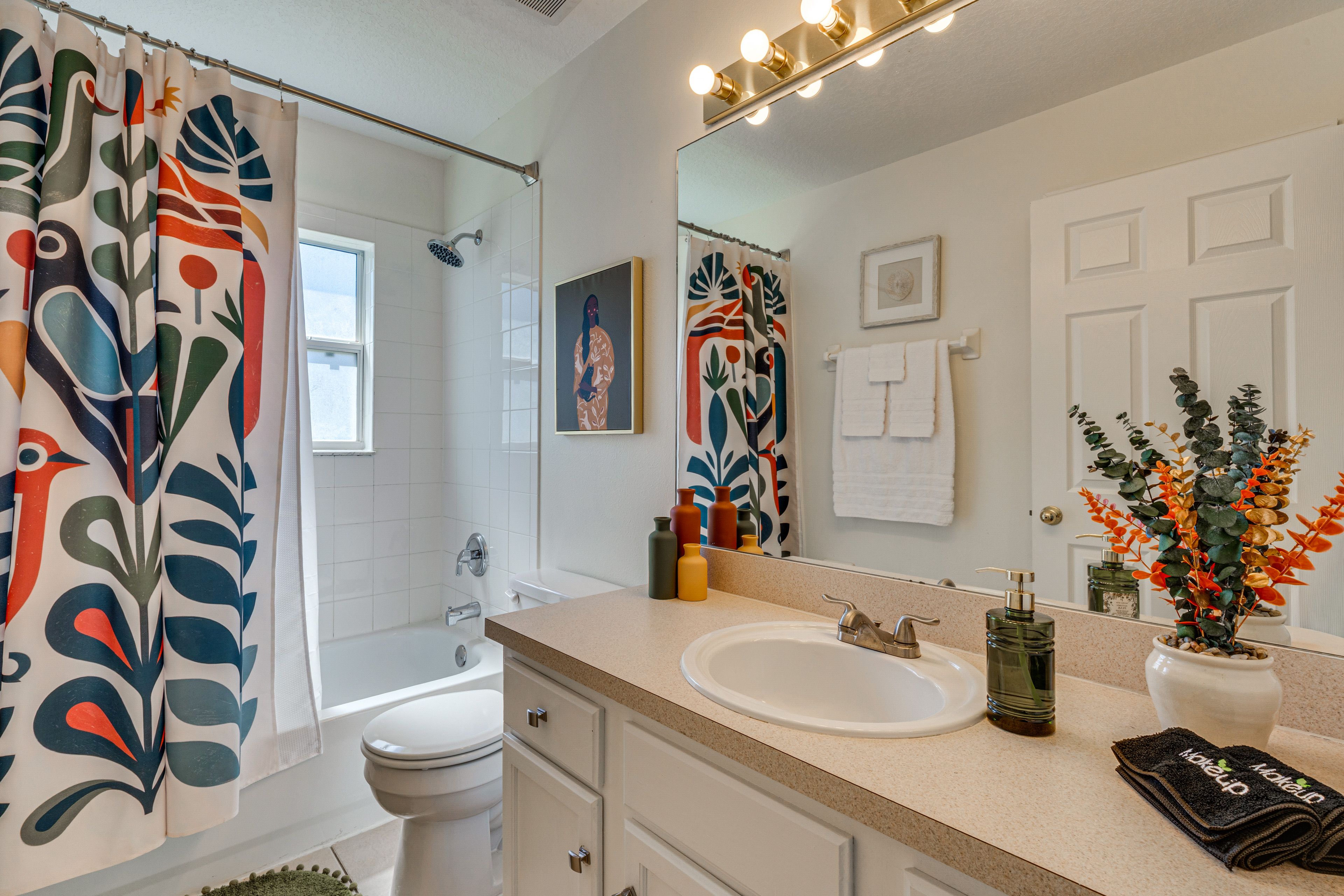 Bathroom | 2nd Floor