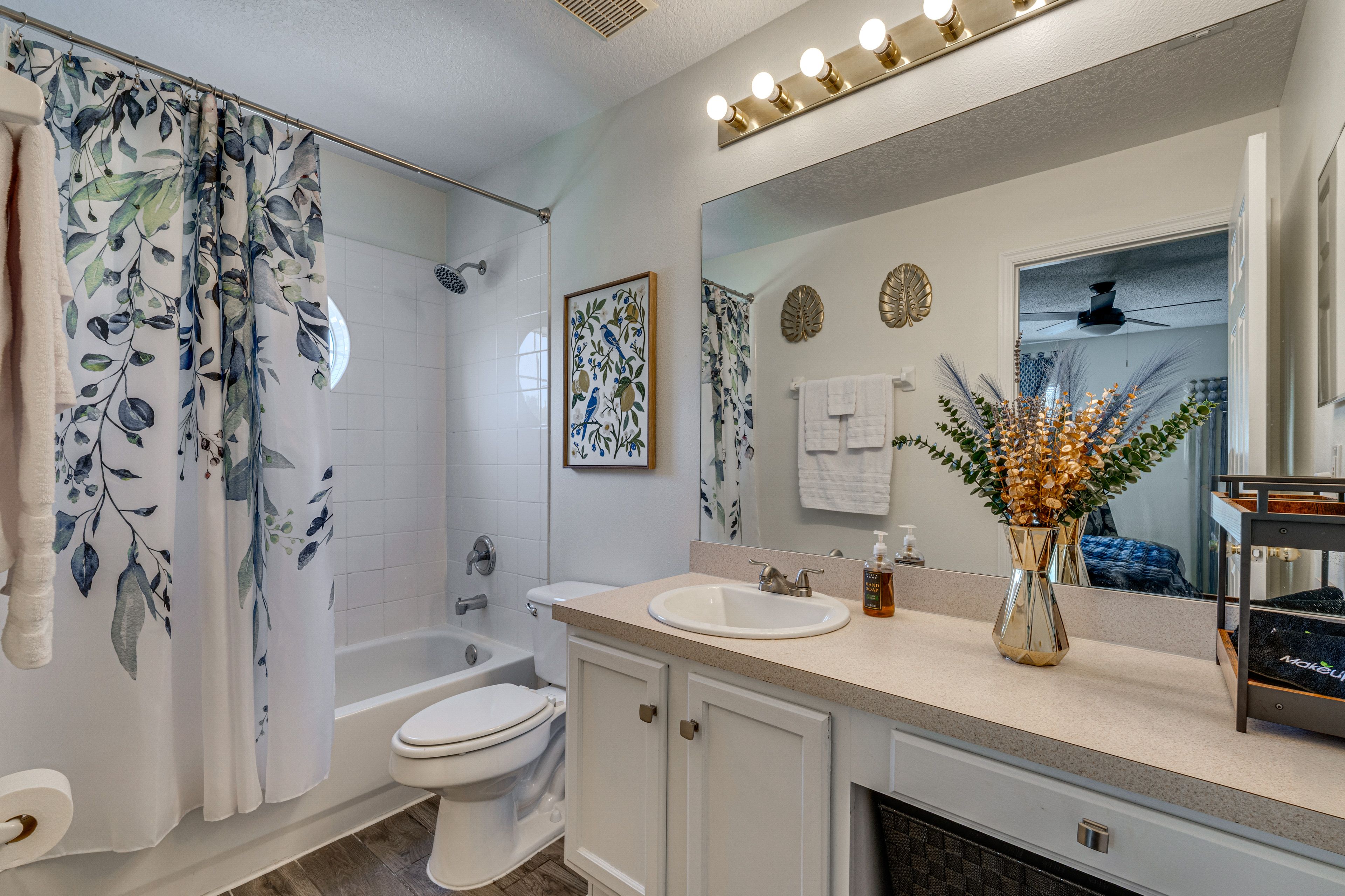En-Suite Bathroom | 1st Floor
