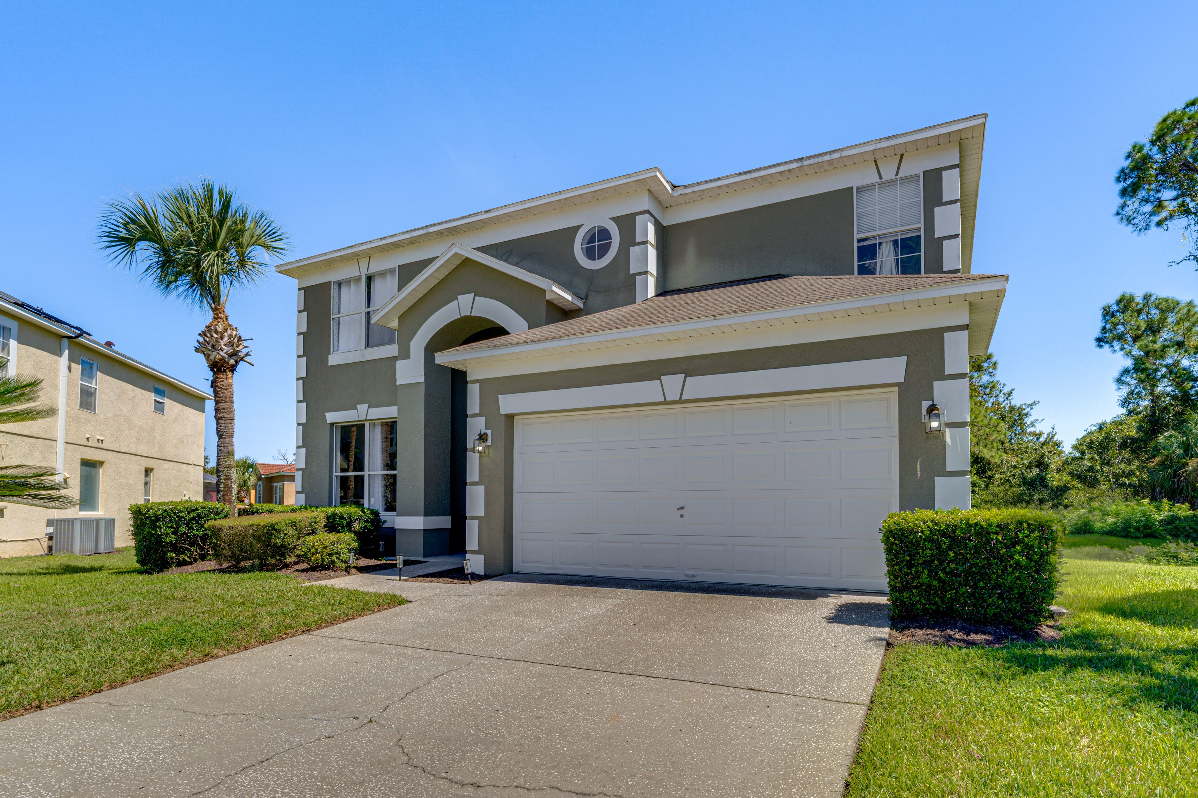 Exterior | Driveway Parking (6 Vehicles) | No Garage Parking
