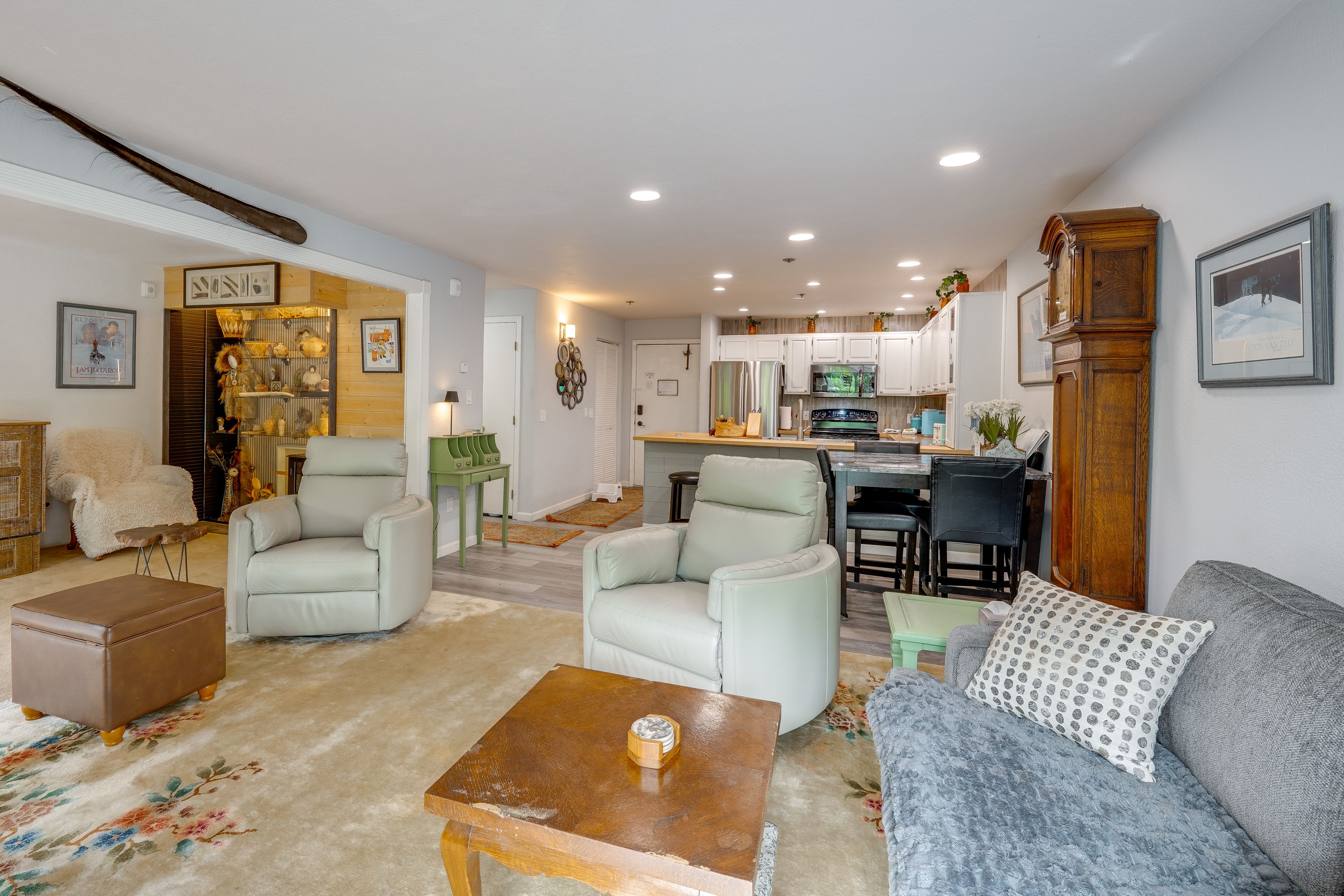 Anchorage Vacation Rental | 1BR | 2BA | 700 Sq Ft | Steps to Enter