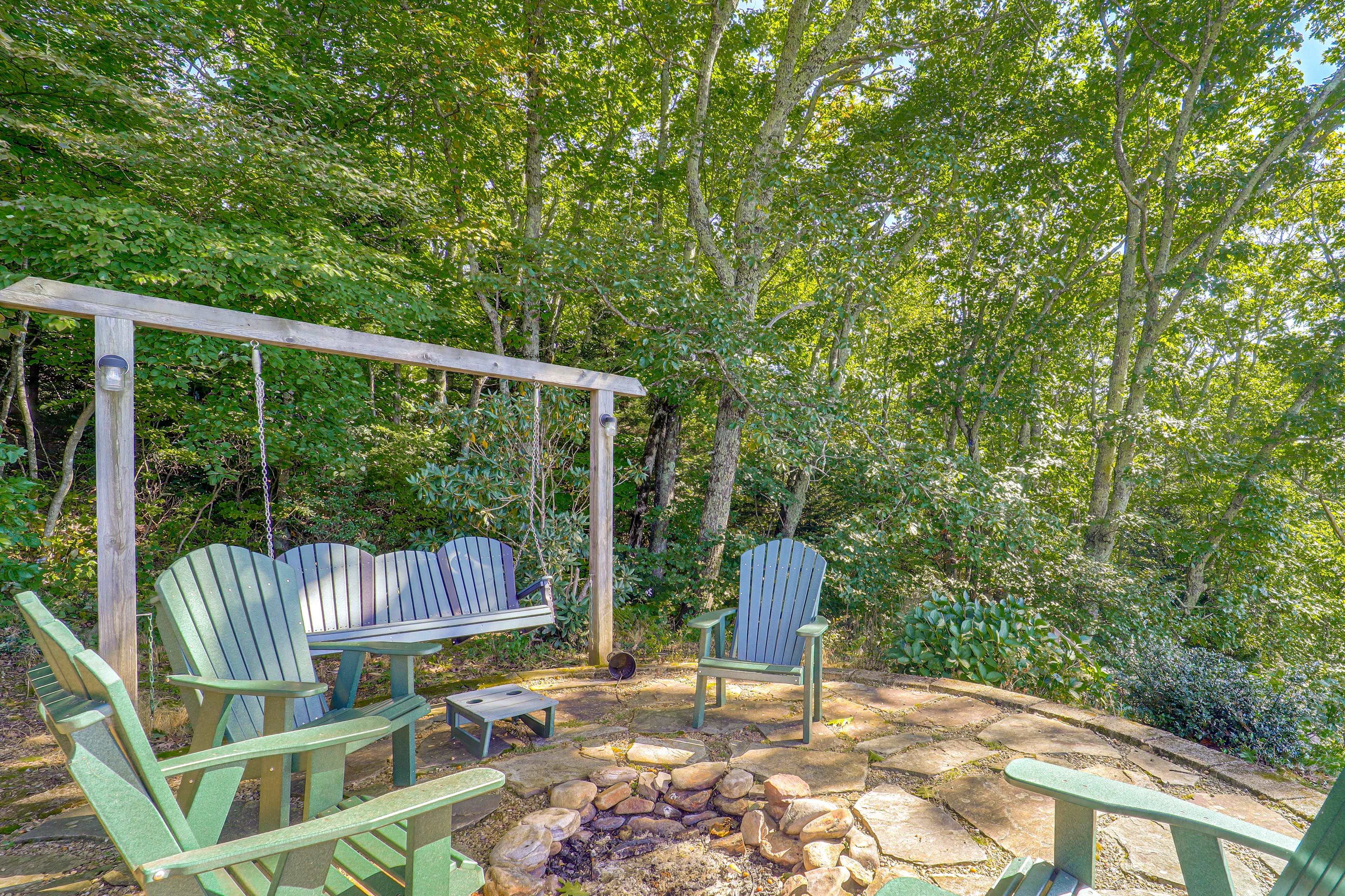 Patio w/ Fire Pit & Hot Tub