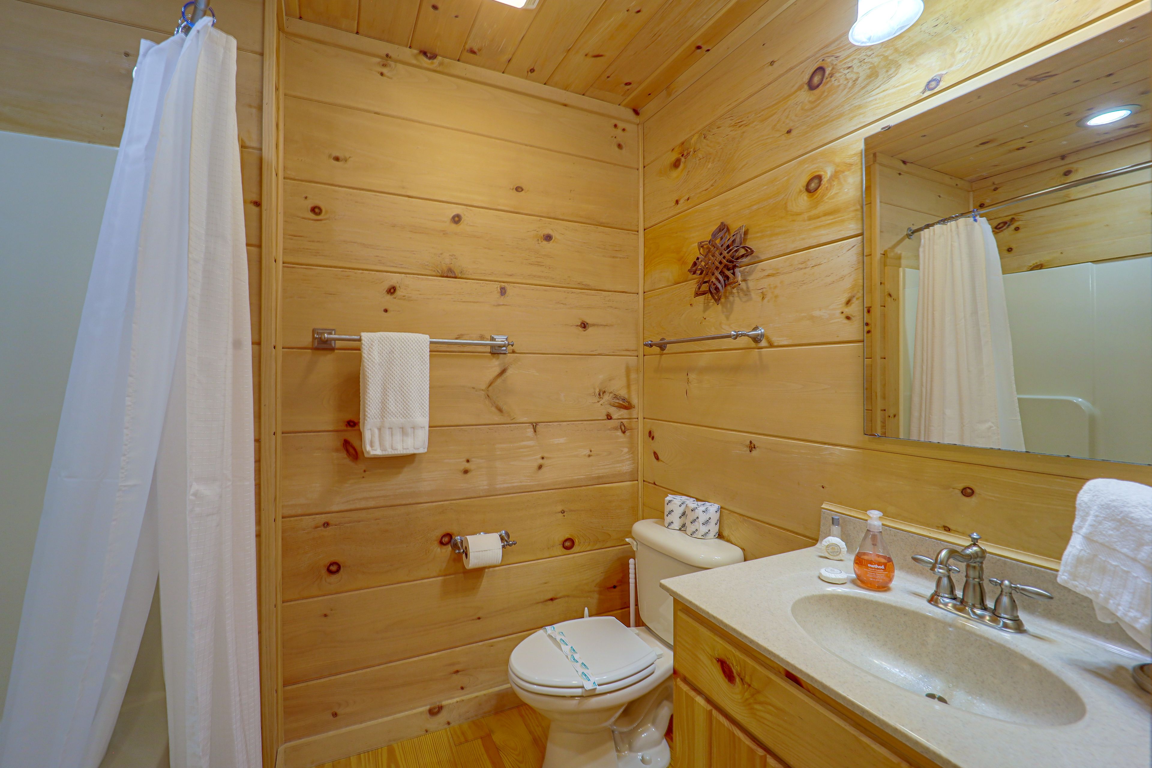 Full Bathroom | Main Floor