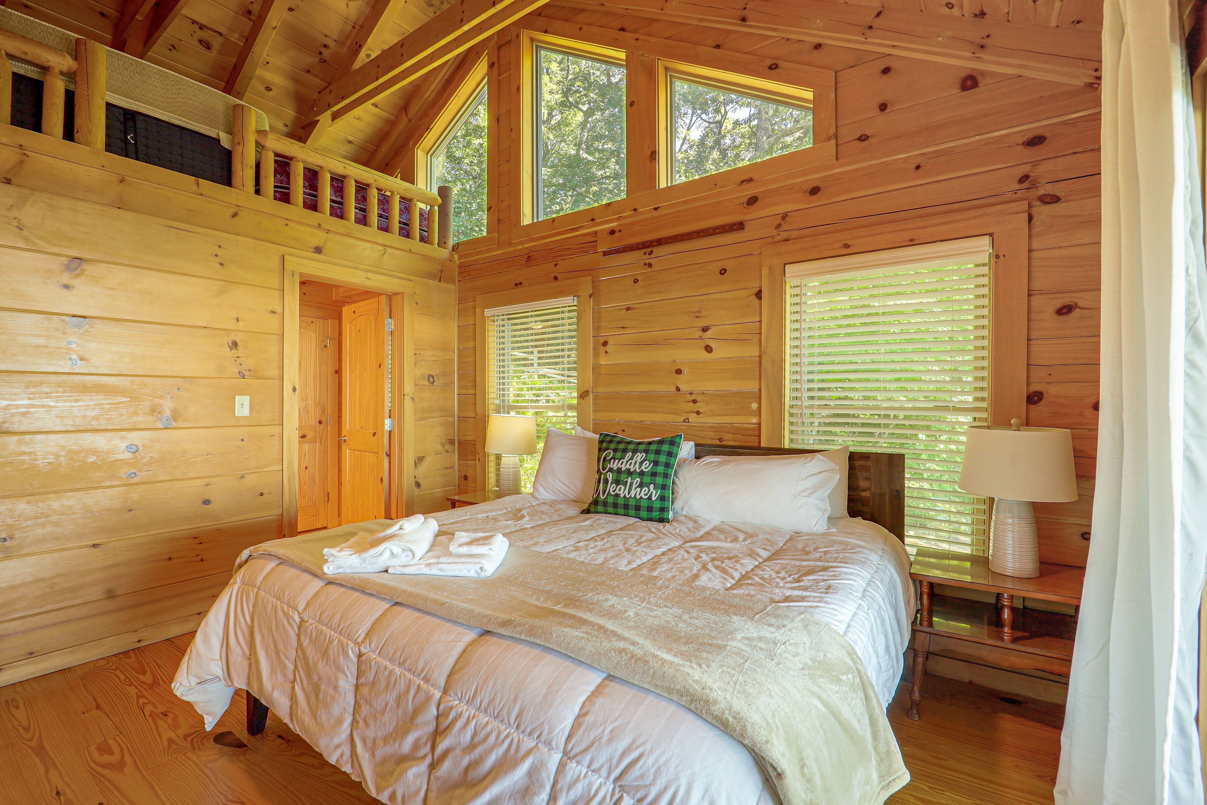 Bedroom 1 | King Bed | Main Floor