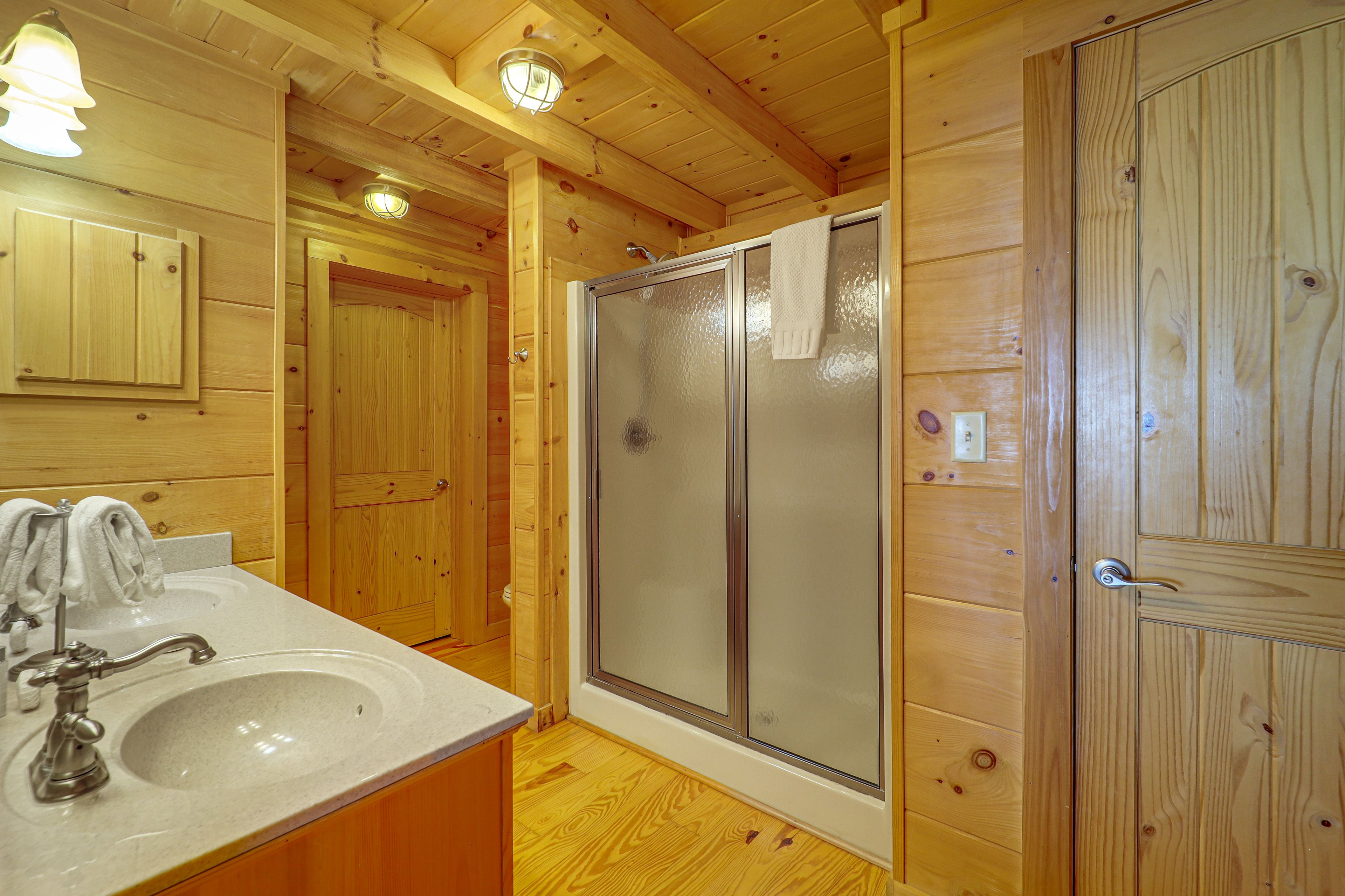 Full Bathroom | Main Floor
