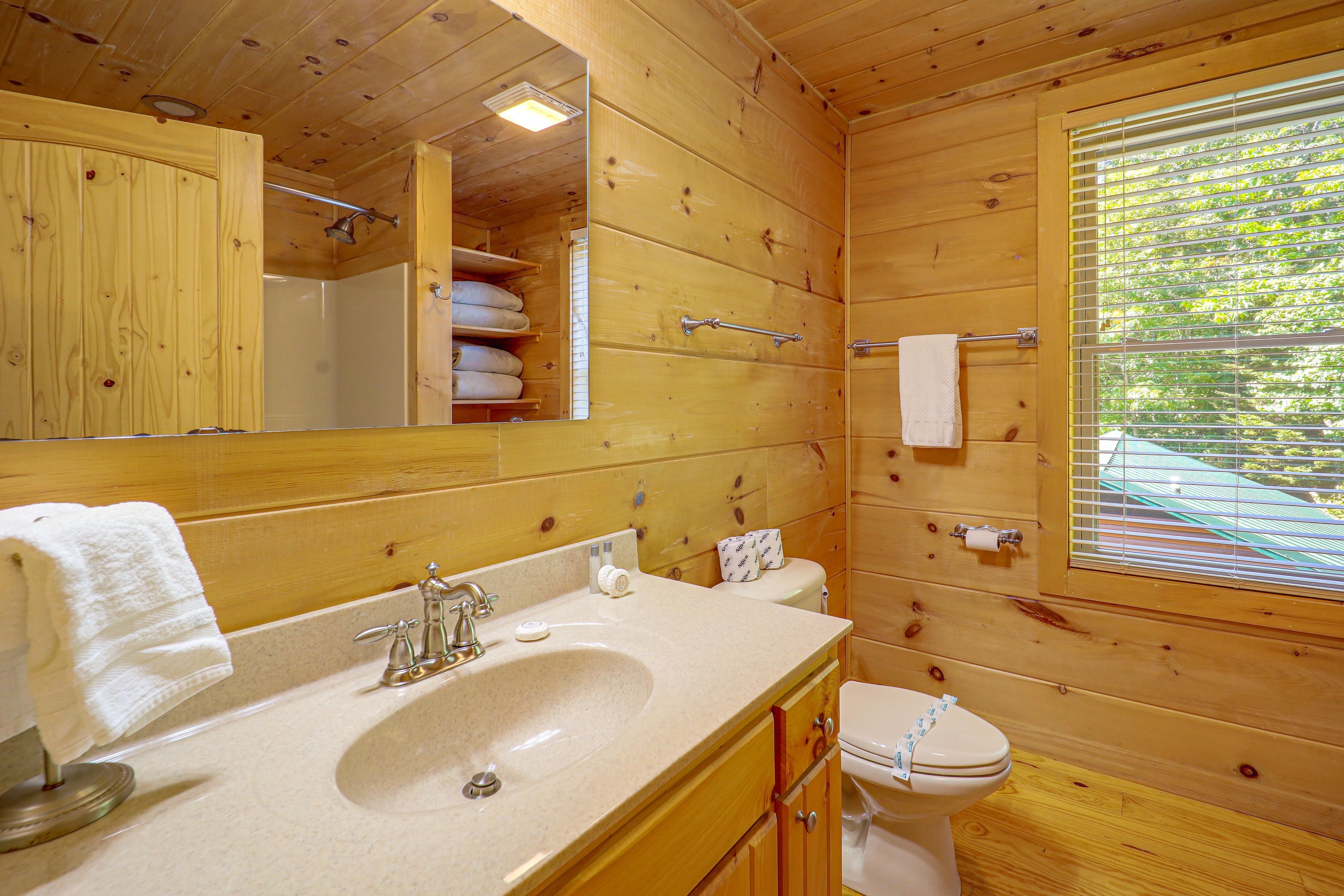 Full Bathroom | 2nd Floor