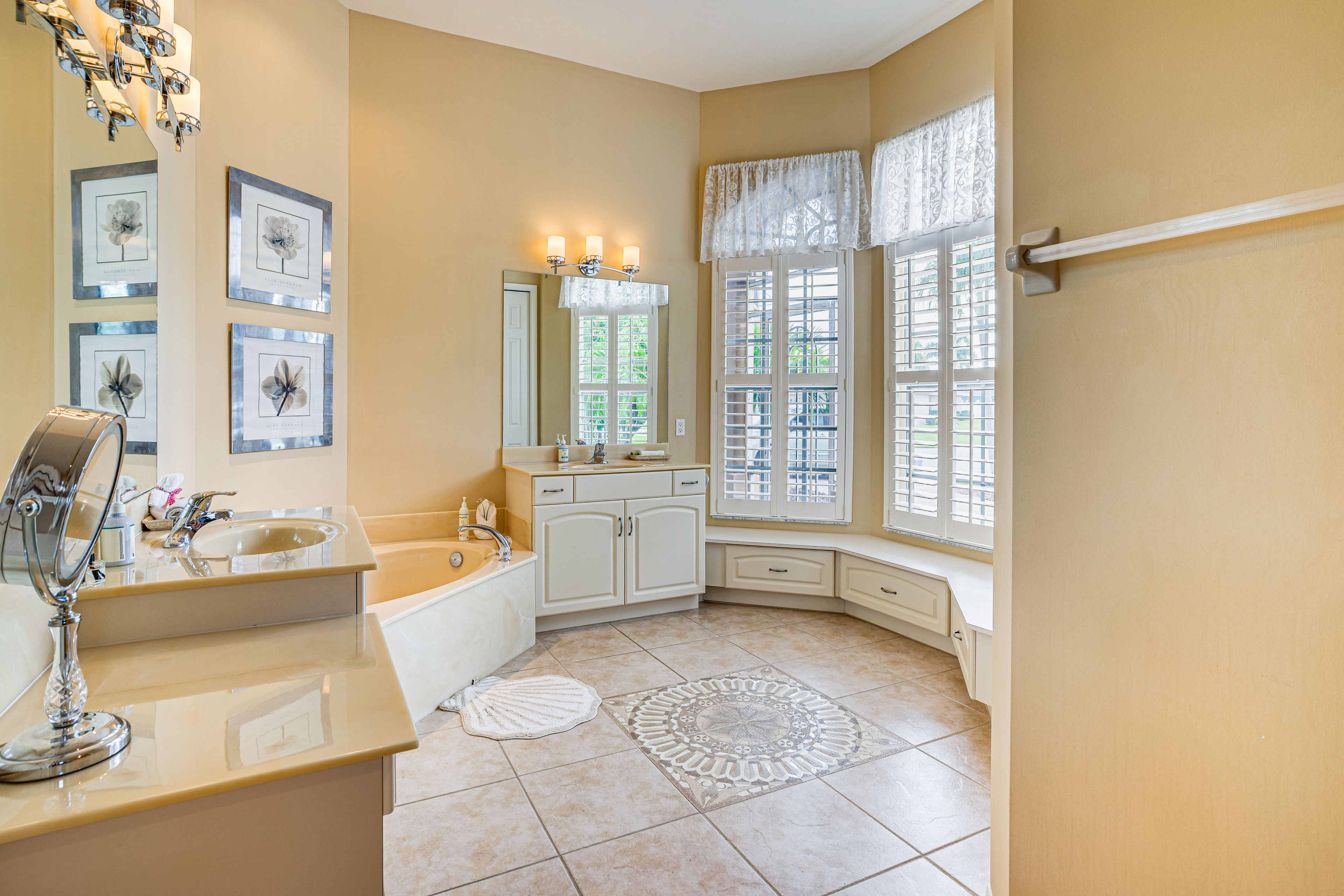 En-Suite Bathroom