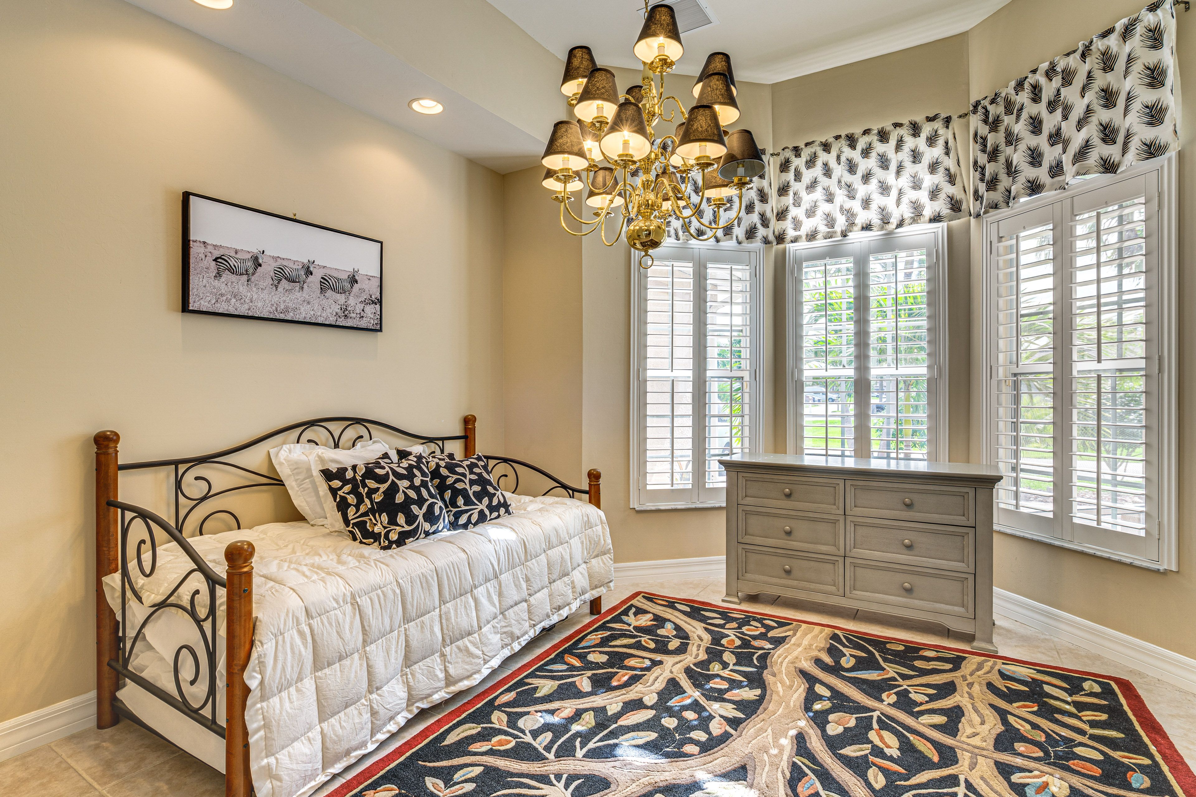 Den | Twin Daybed