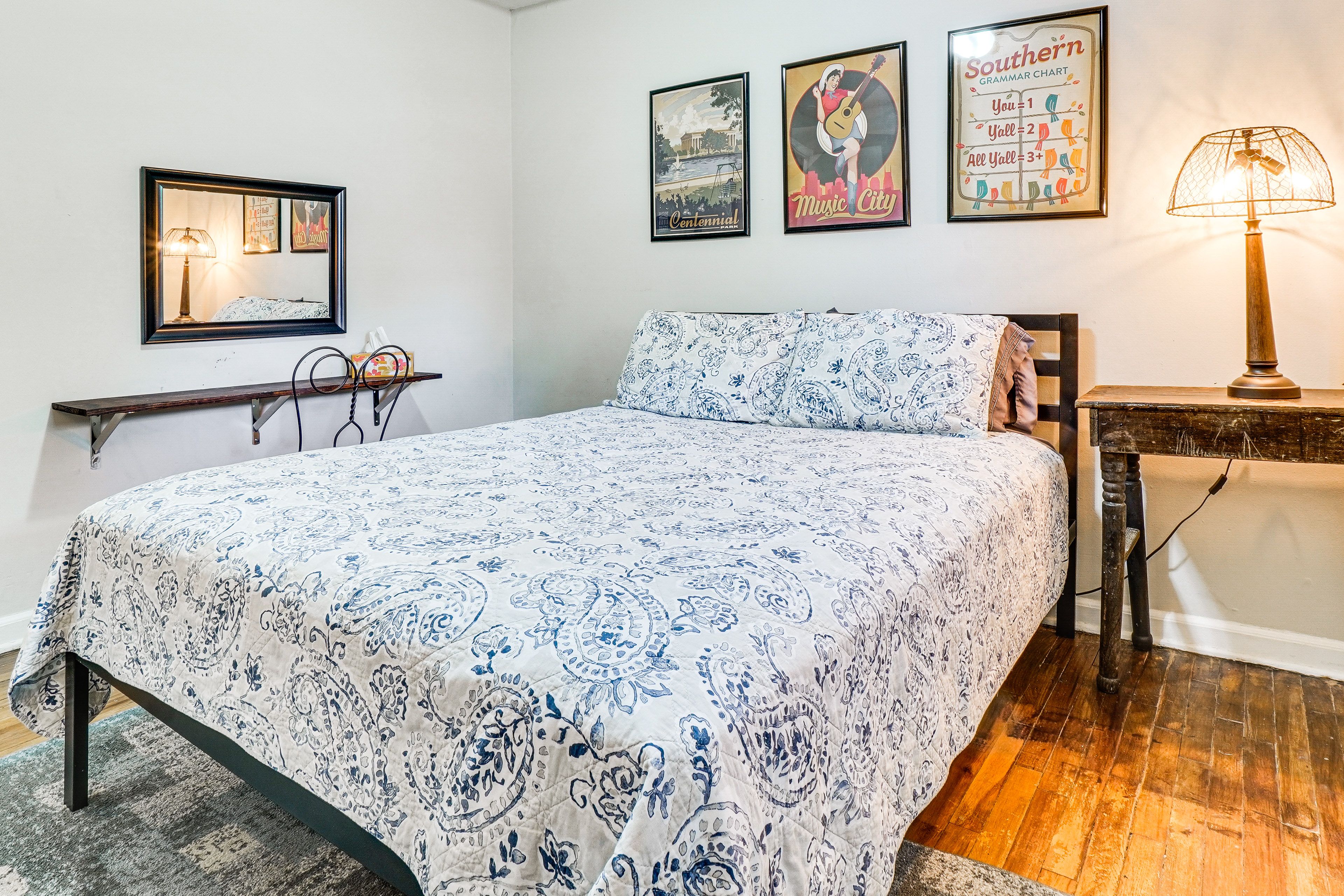 Bedroom 1 | Queen Bed
