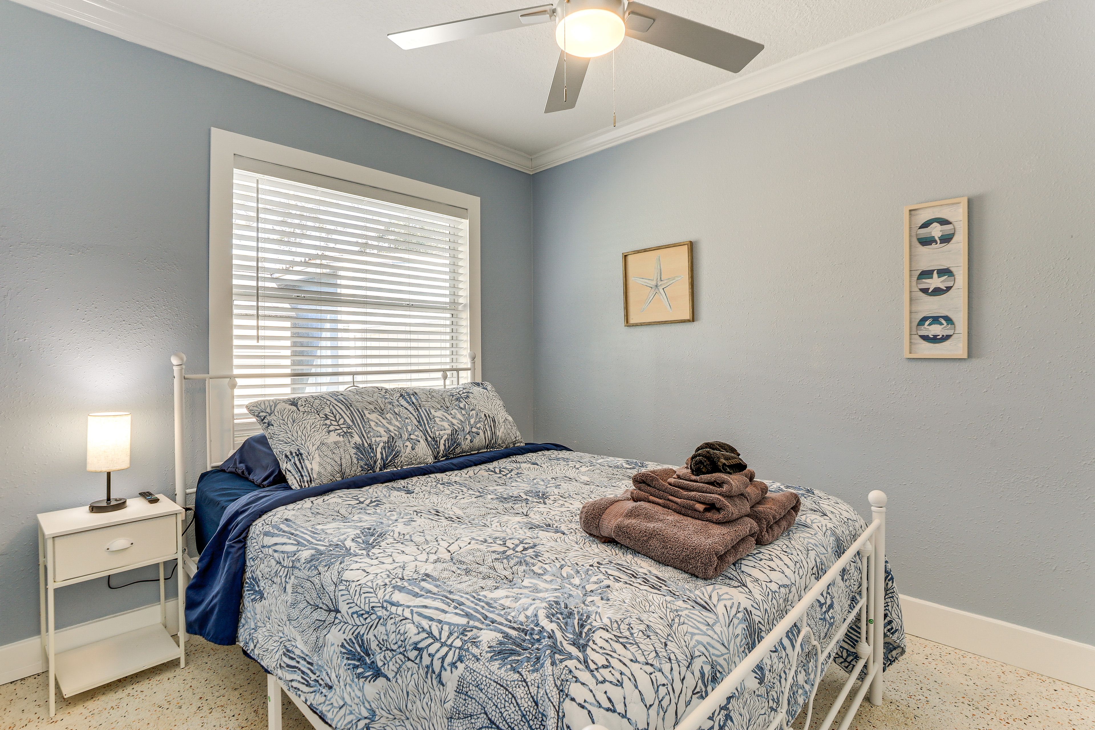 Unit 1 | Bedroom 2 | Queen Bed