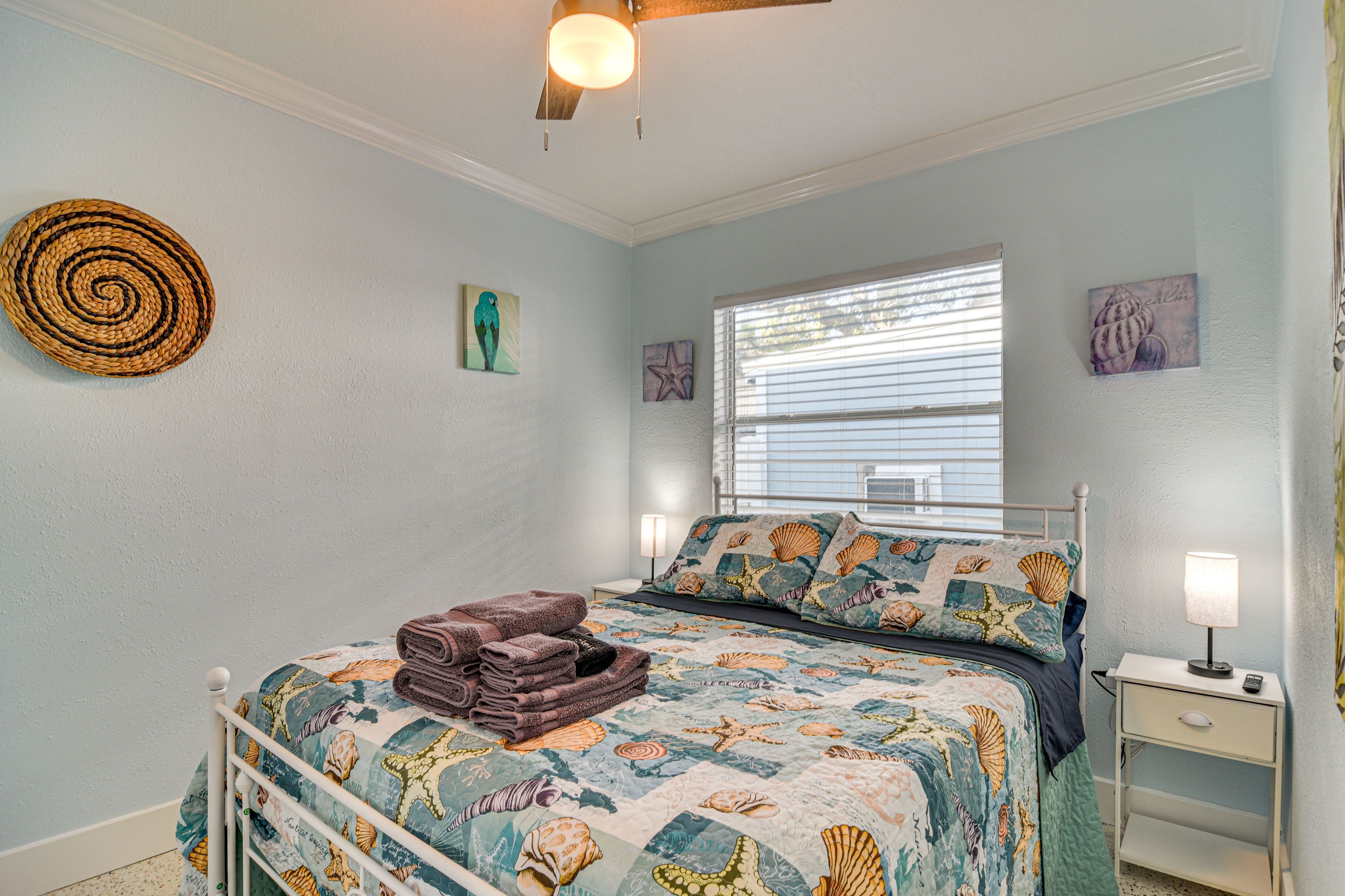 Unit 2 | Bedroom 2 | Queen Bed