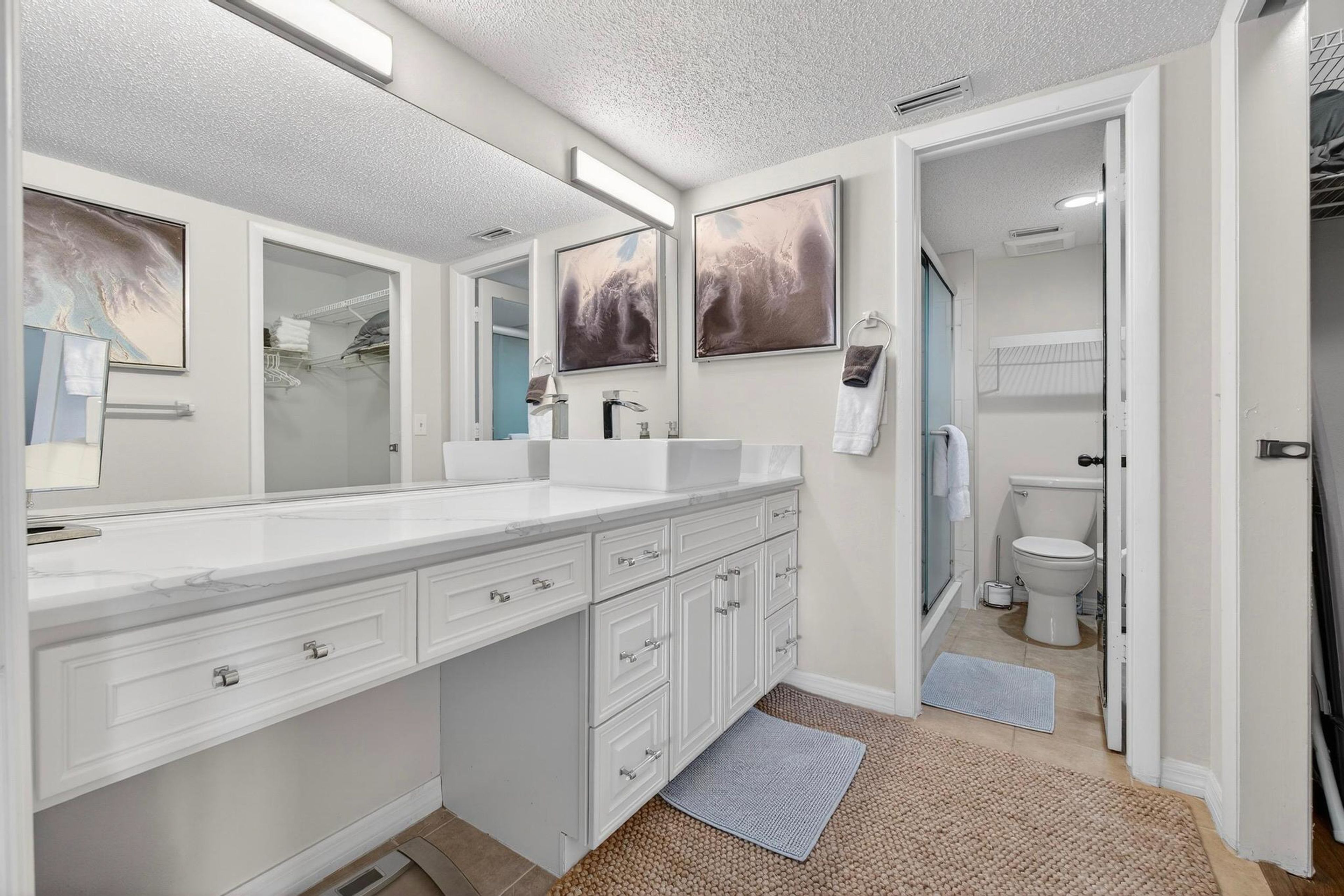 En-Suite Bathroom