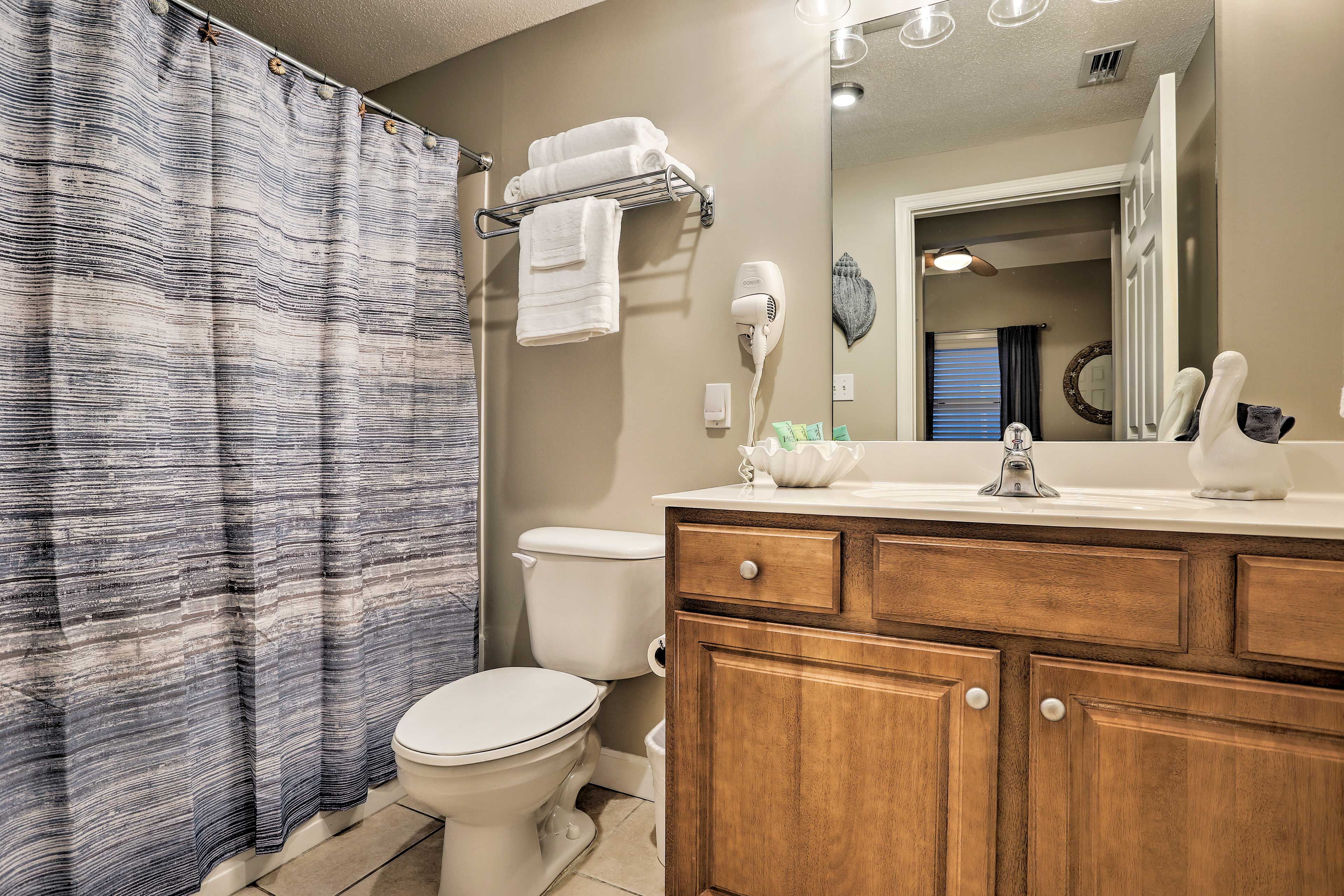Unit A | Full Bathroom
