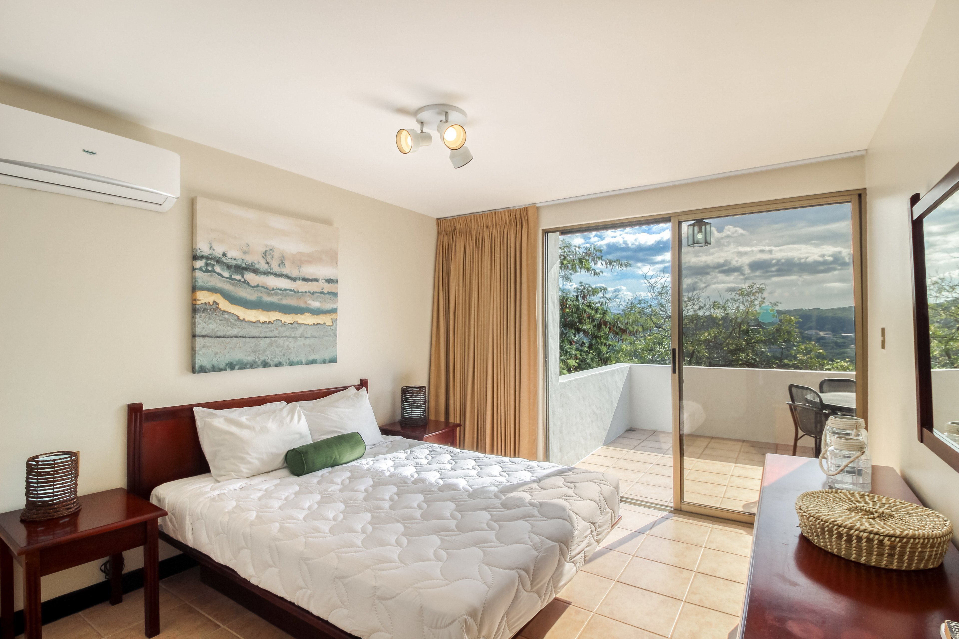 Bedroom | King Bed
