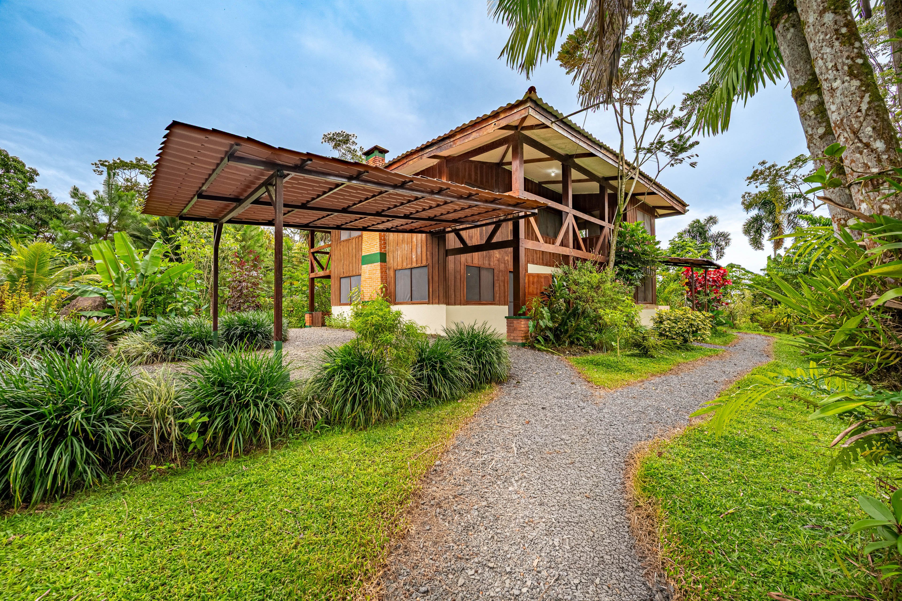 Grecia Vacation Rental | 3BR | 3BA | 2,000 Sq Ft