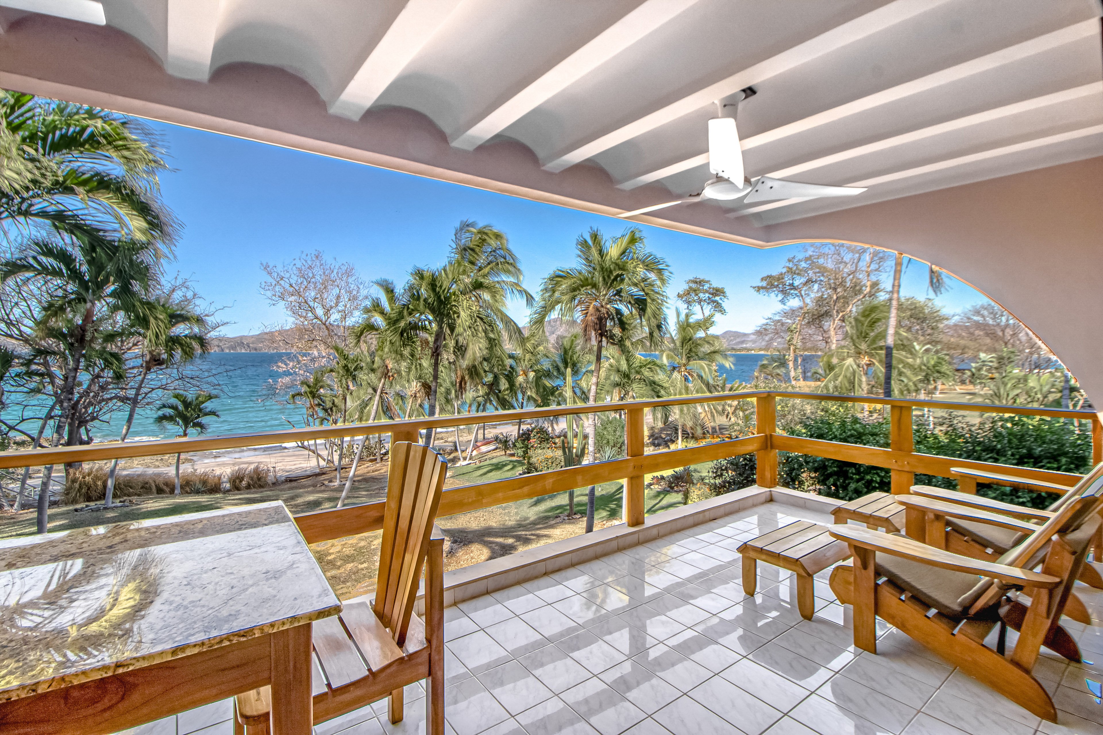 Flamingo Beach Vacation Rental | 2BR | 2BA