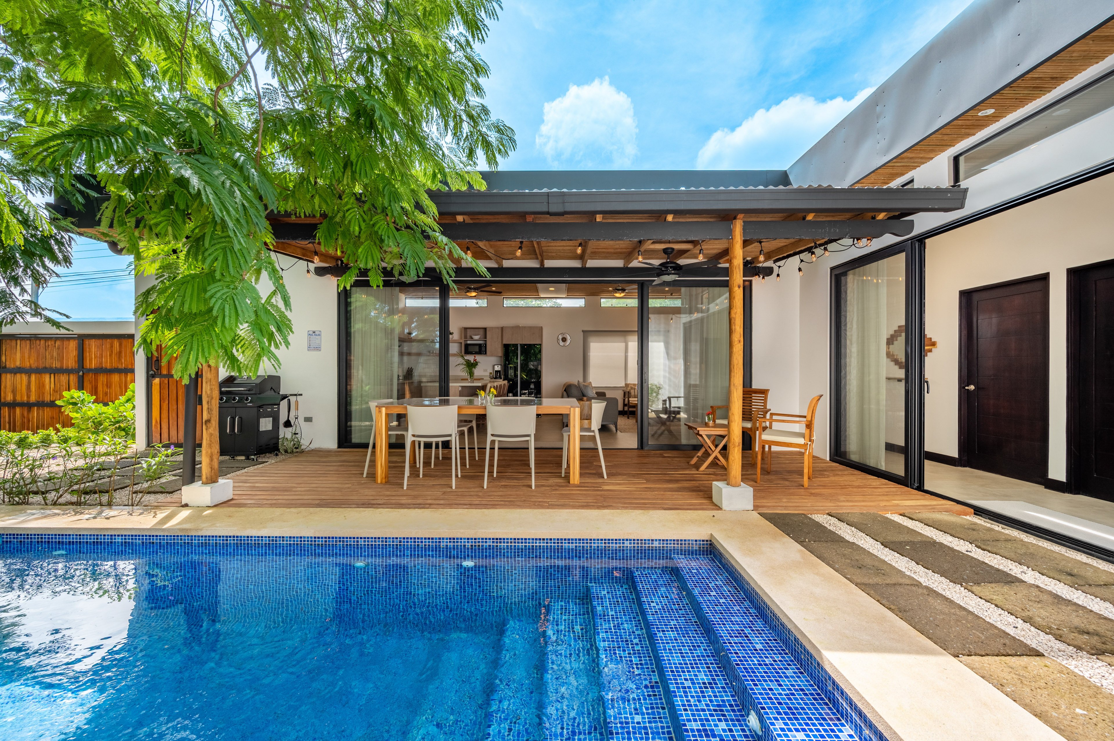 Sundeck | Private Pool