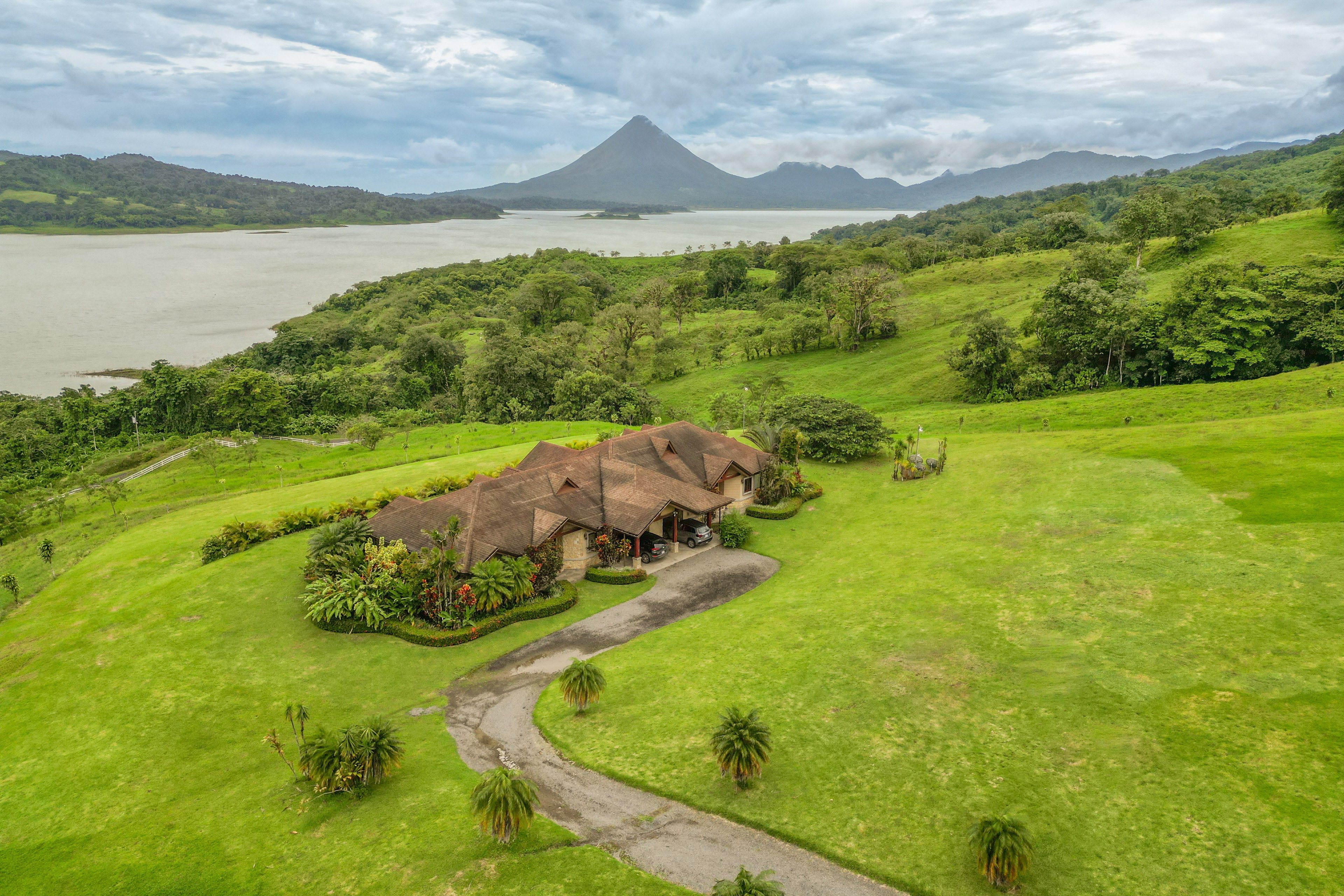 La Fortuna Vacation Rental | 5BR | 4BA | 3,500 Sq Ft