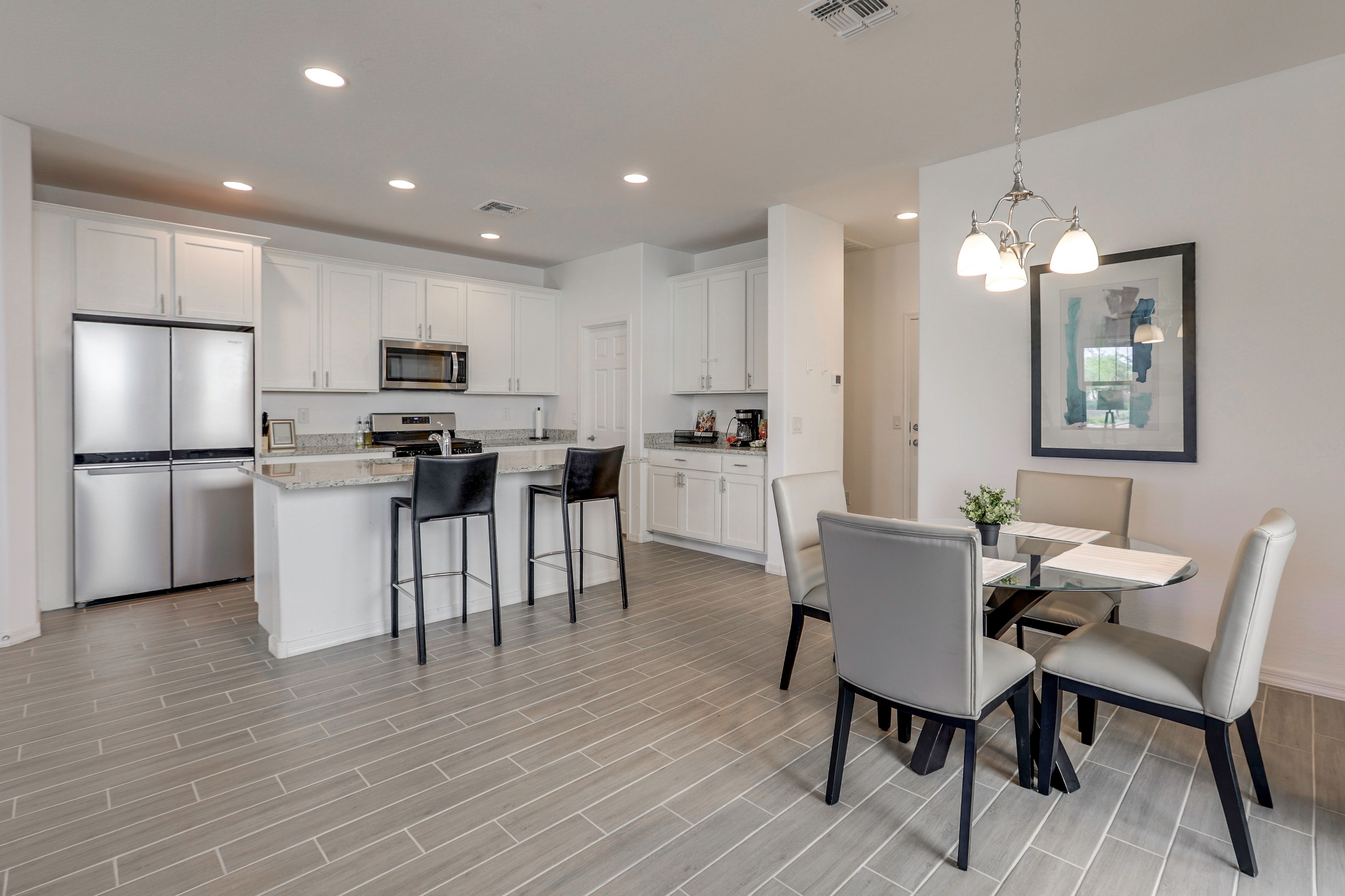 Kitchen & Dining Area