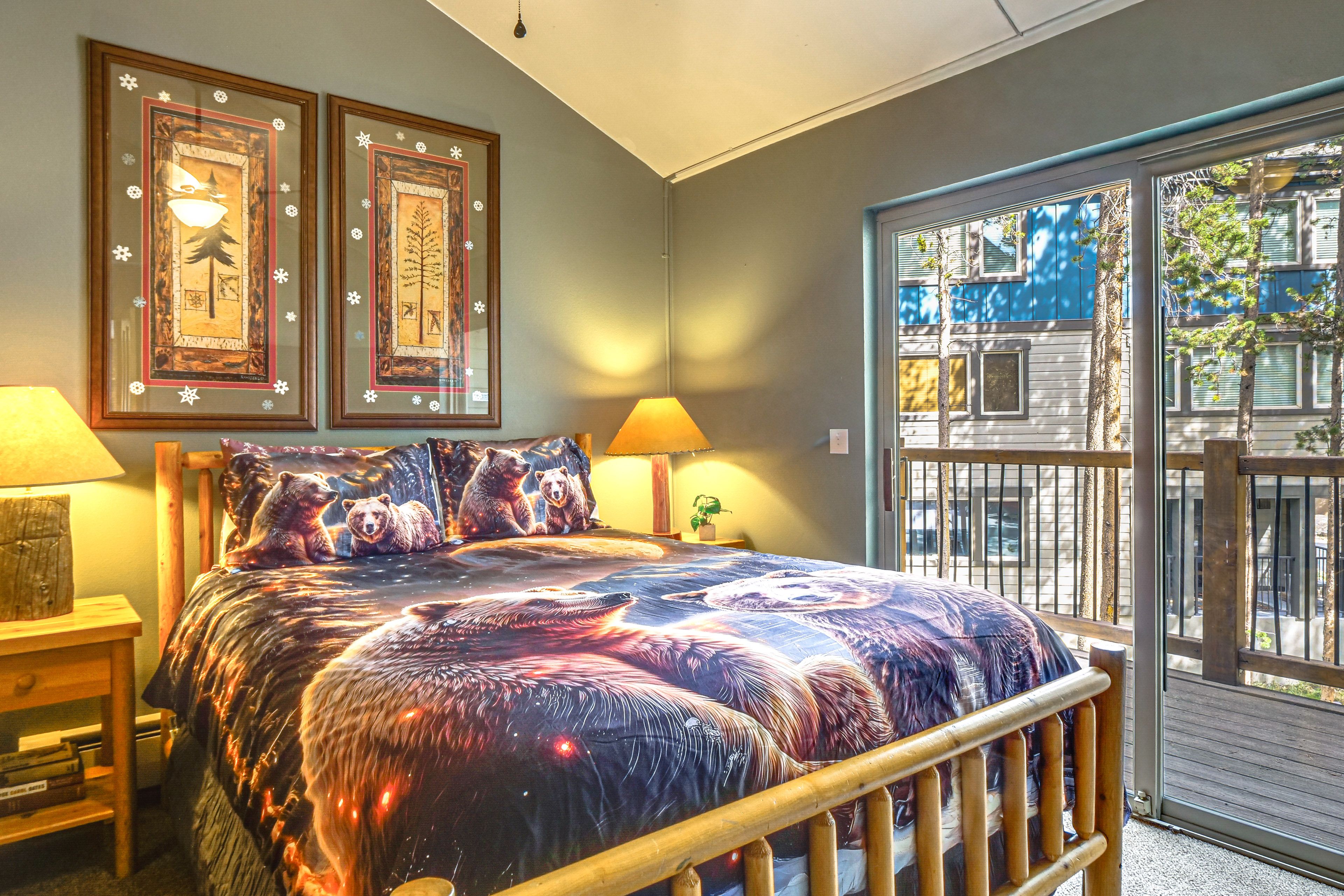Bedroom 2 | Queen Bed | 1st Floor
