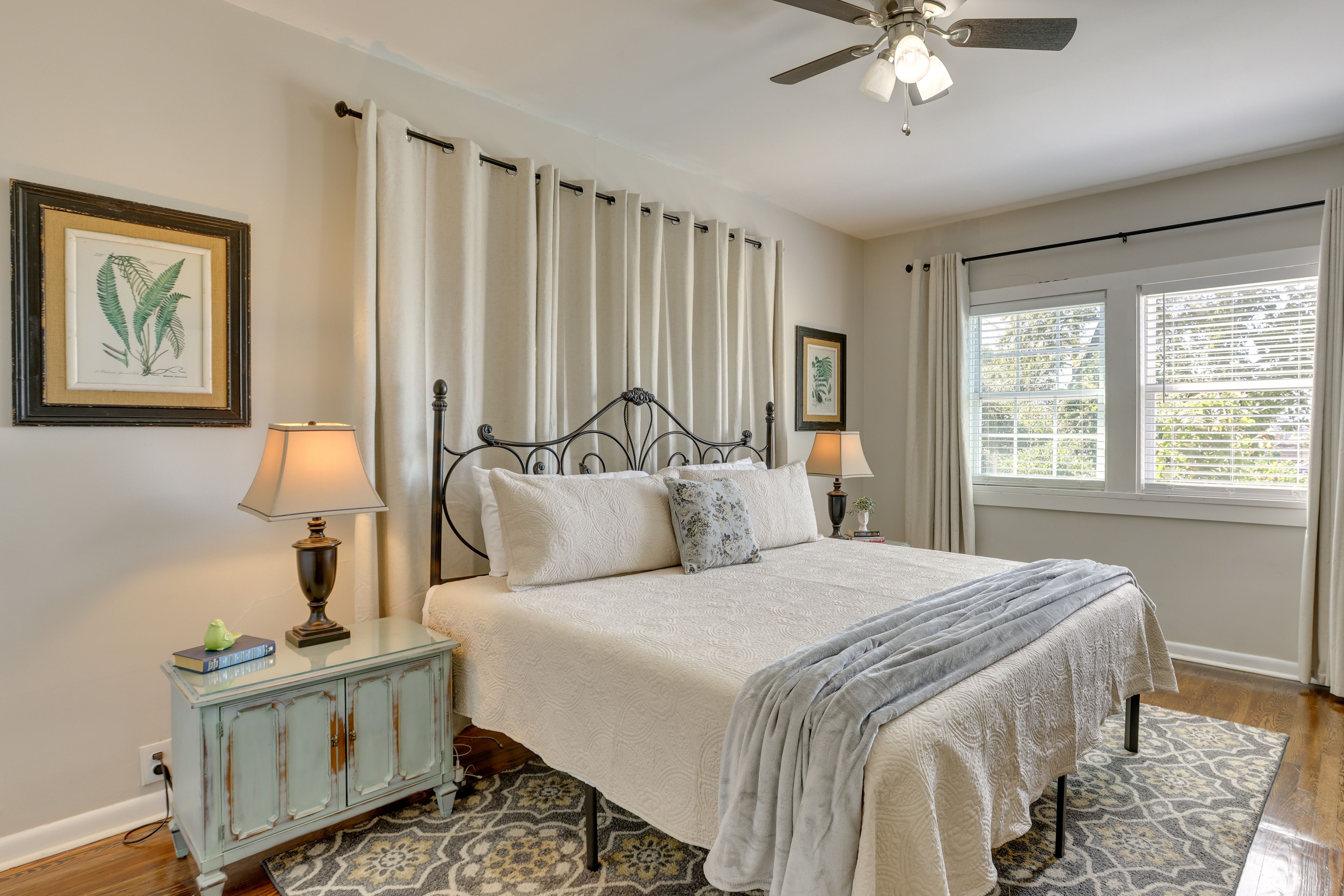 Bedroom 1 | King Bed