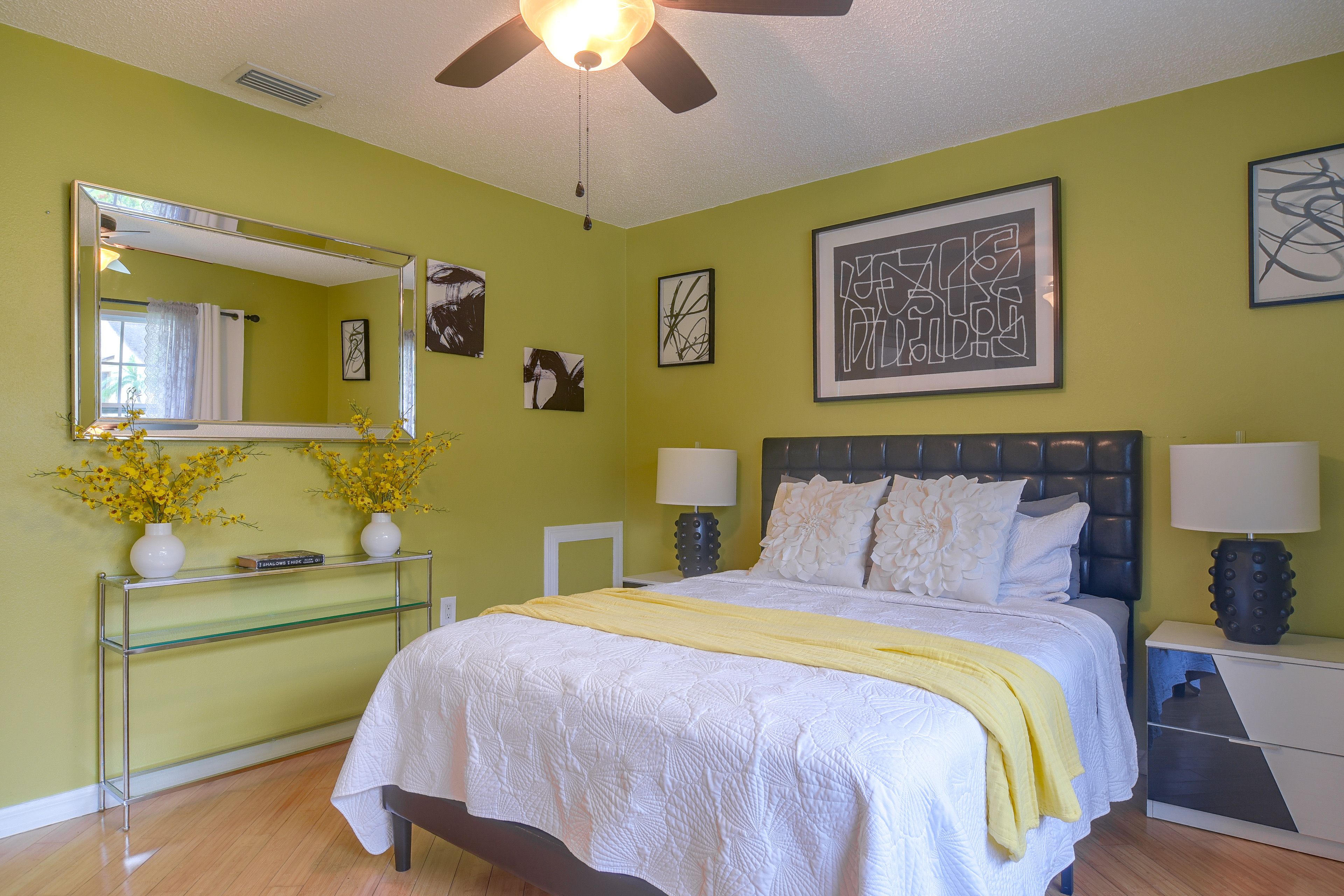 Bedroom 2 | Queen Bed