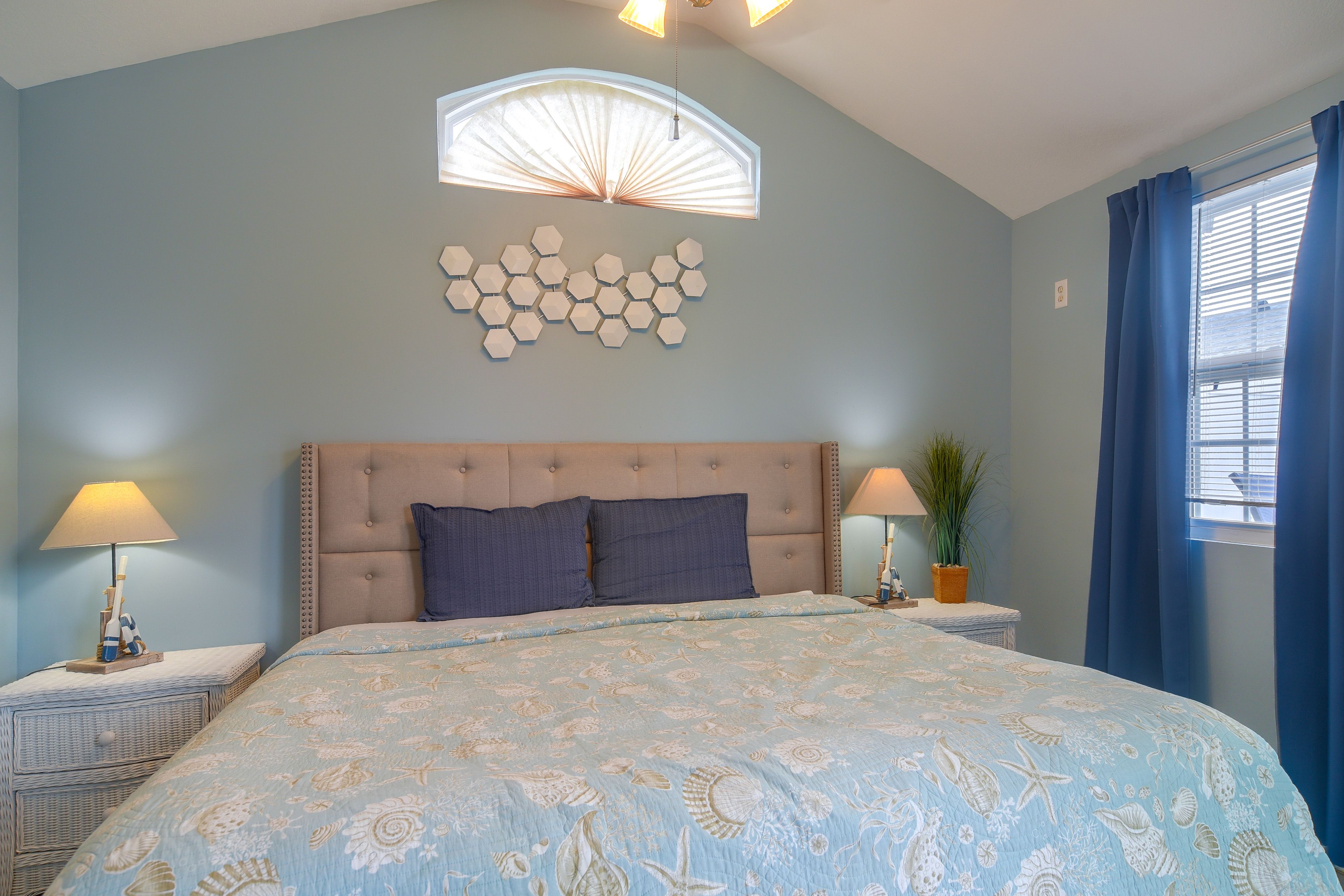 Bedroom 3 (Guest Suite) | King Bed