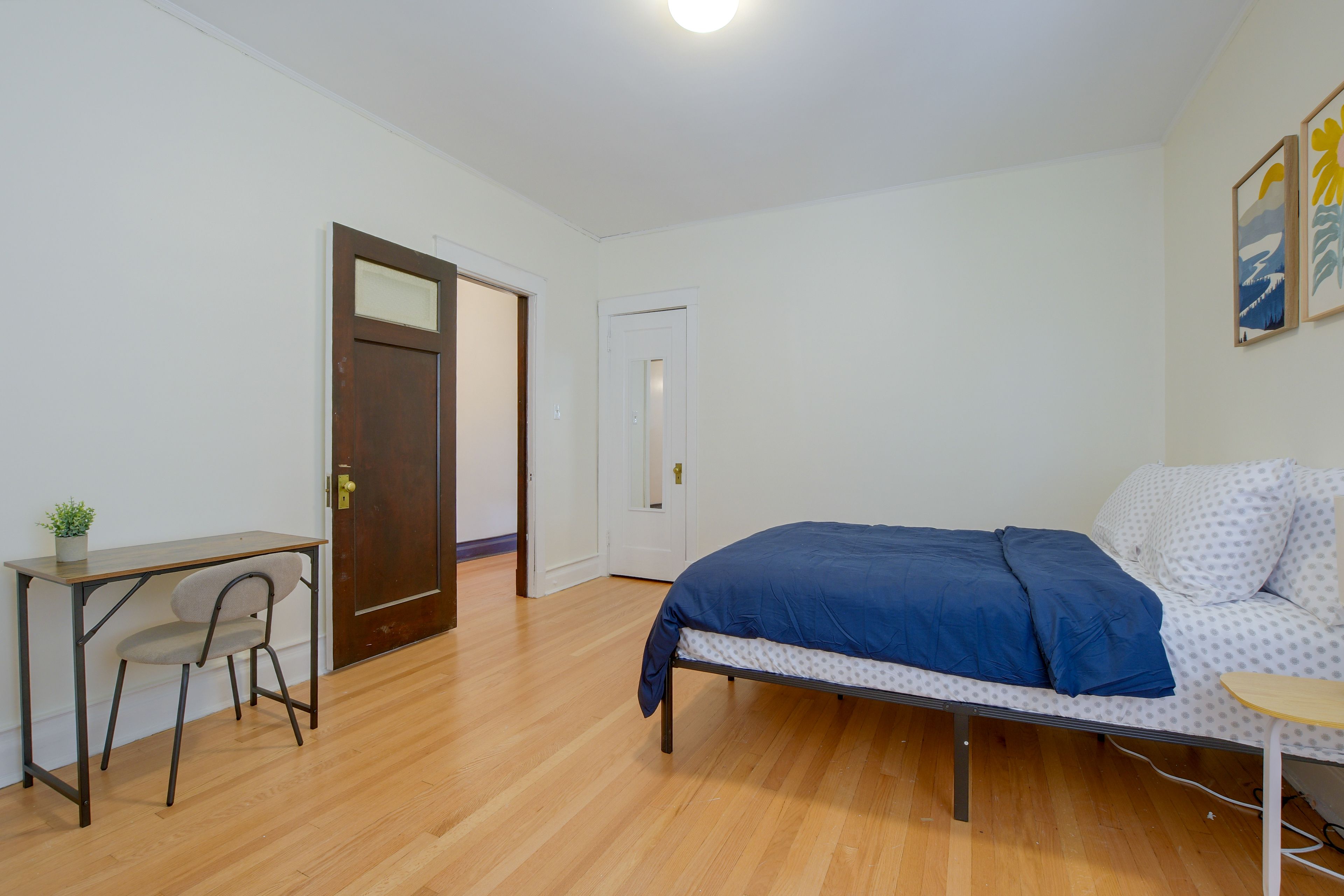 Bedroom 4 | Queen Bed