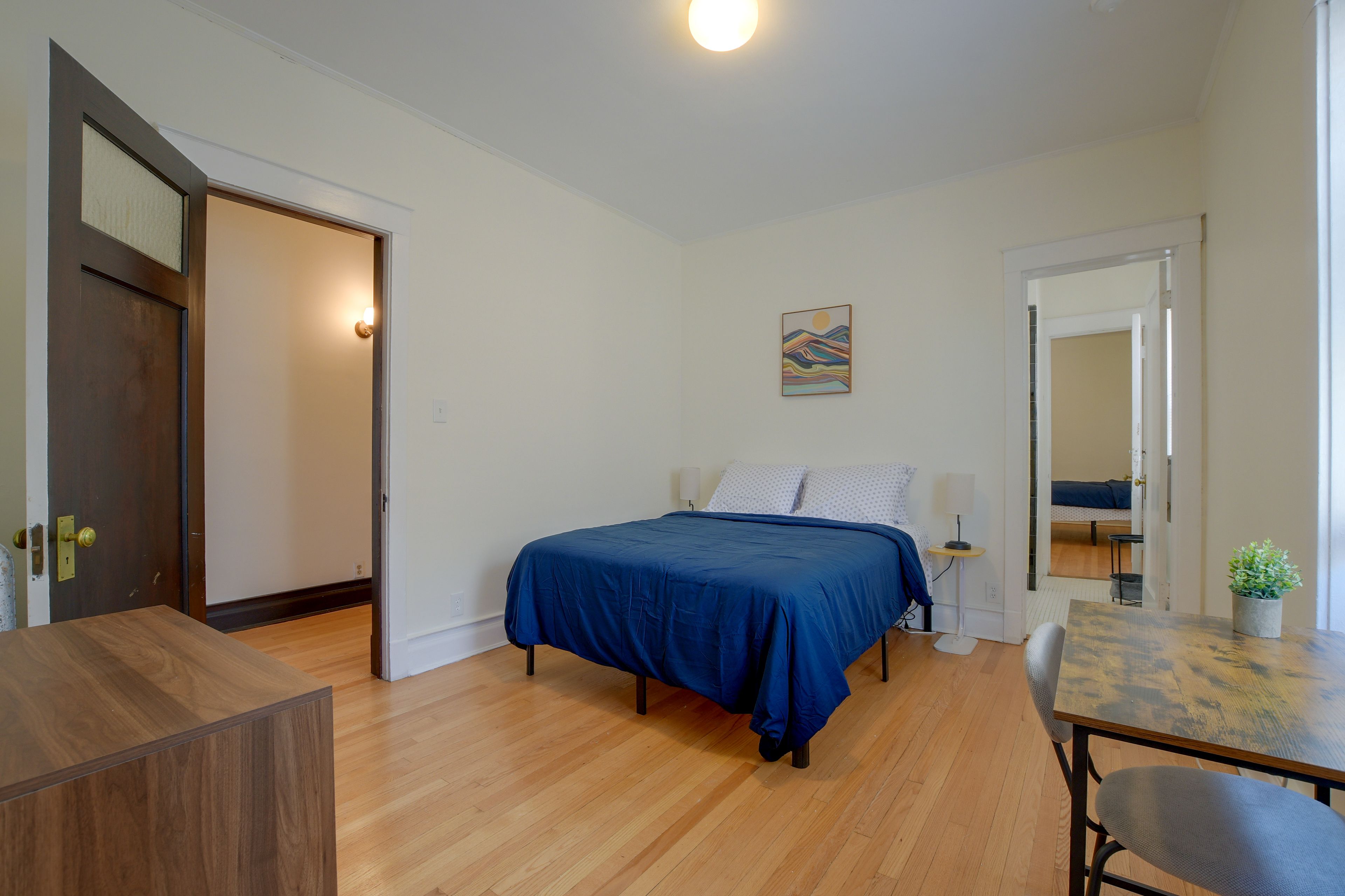 Bedroom 3 | Queen Bed