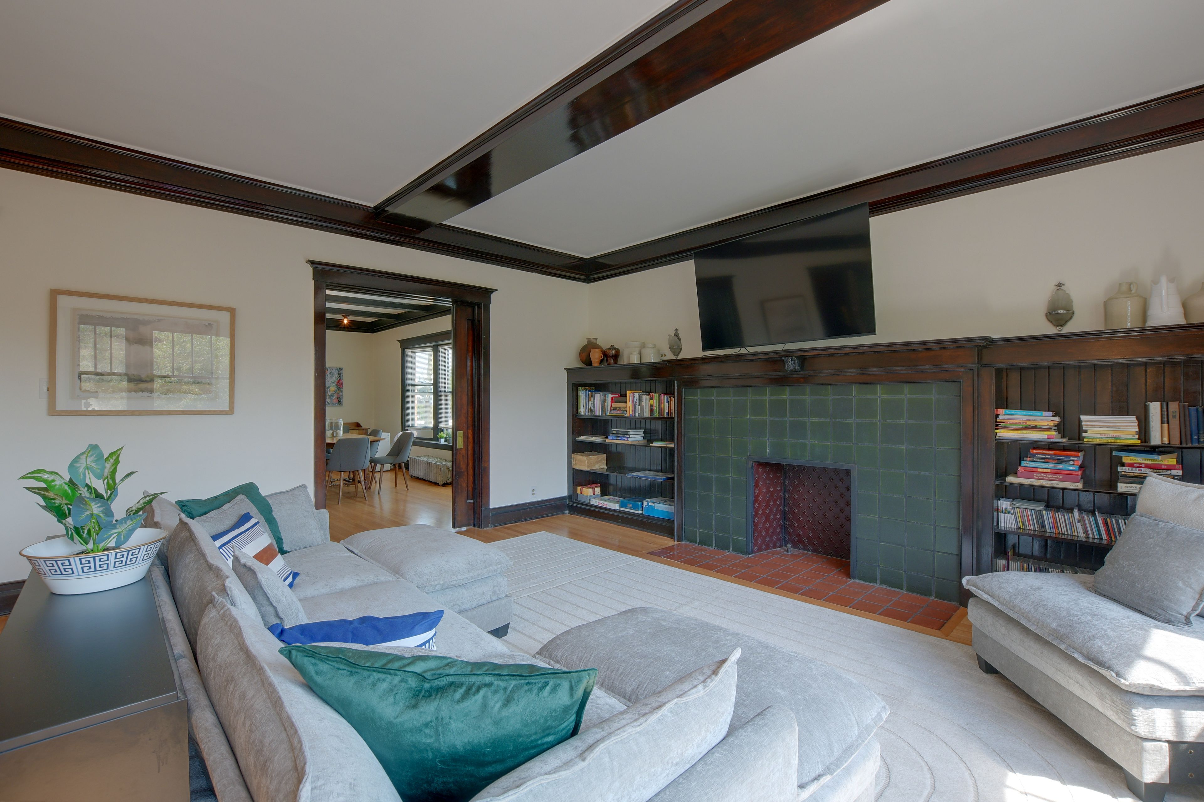 Chicago Vacation Rental | 4BR | 2BA | 2,000 Sq Ft |