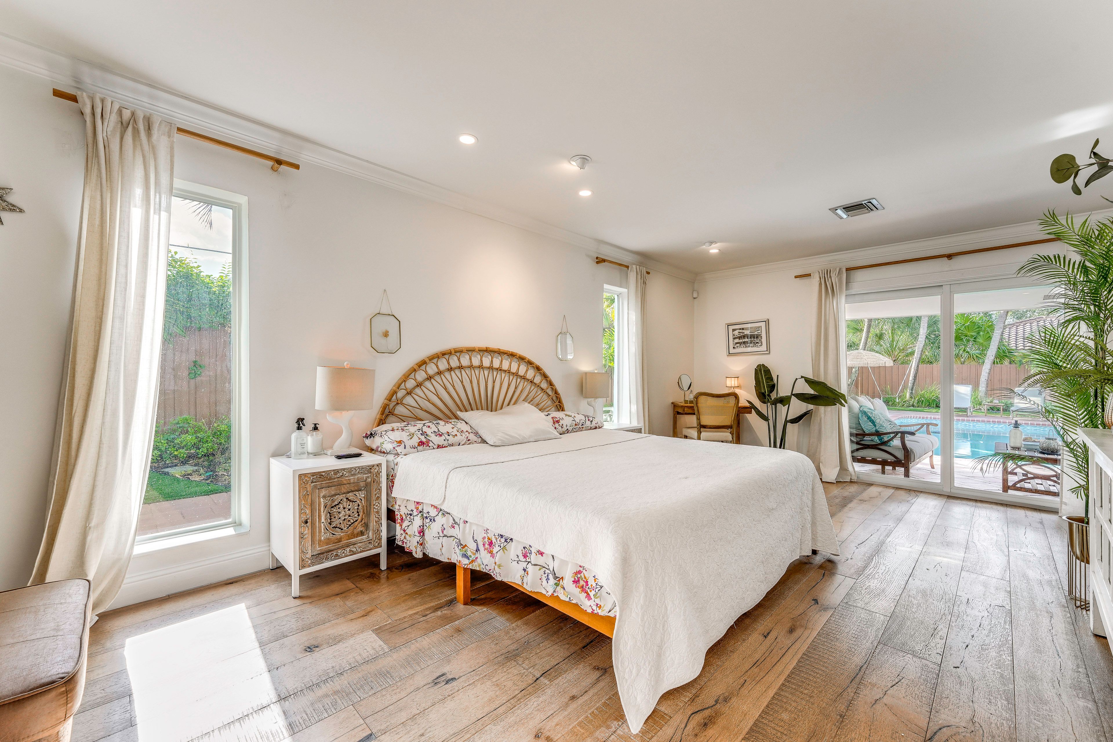 Bedroom 1 | King Bed