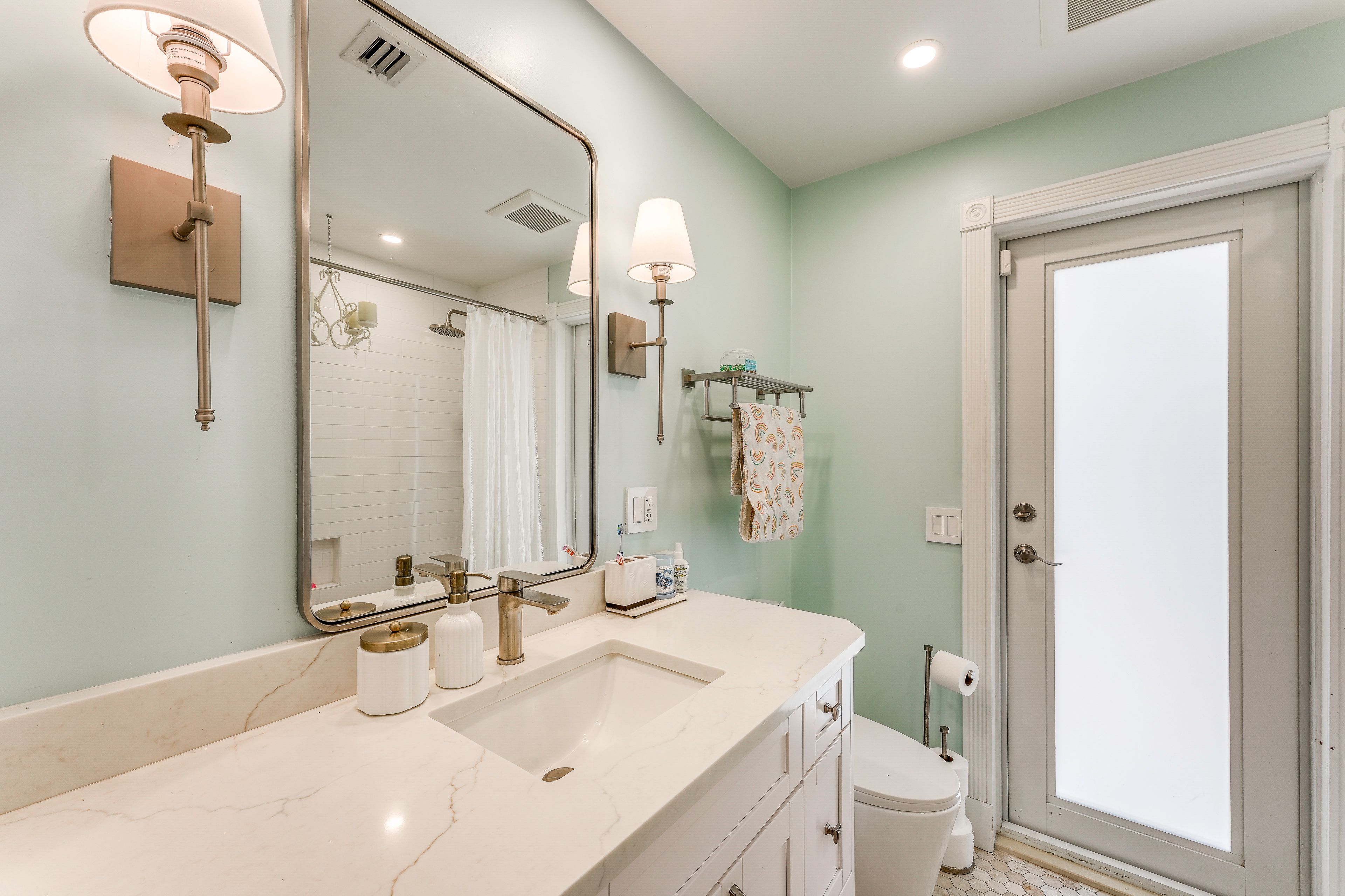 Full Bathroom