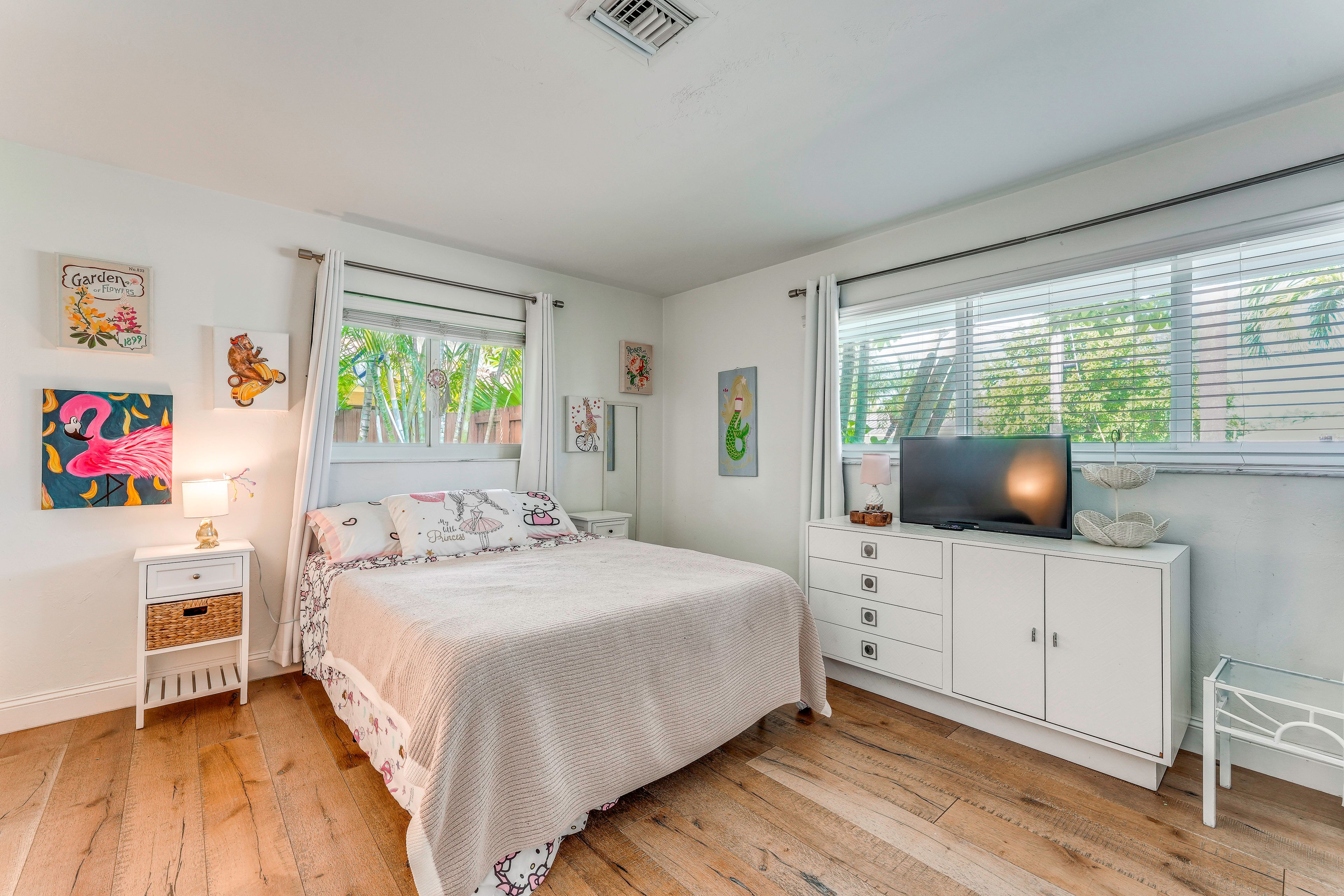 Bedroom 2 | Queen Bed