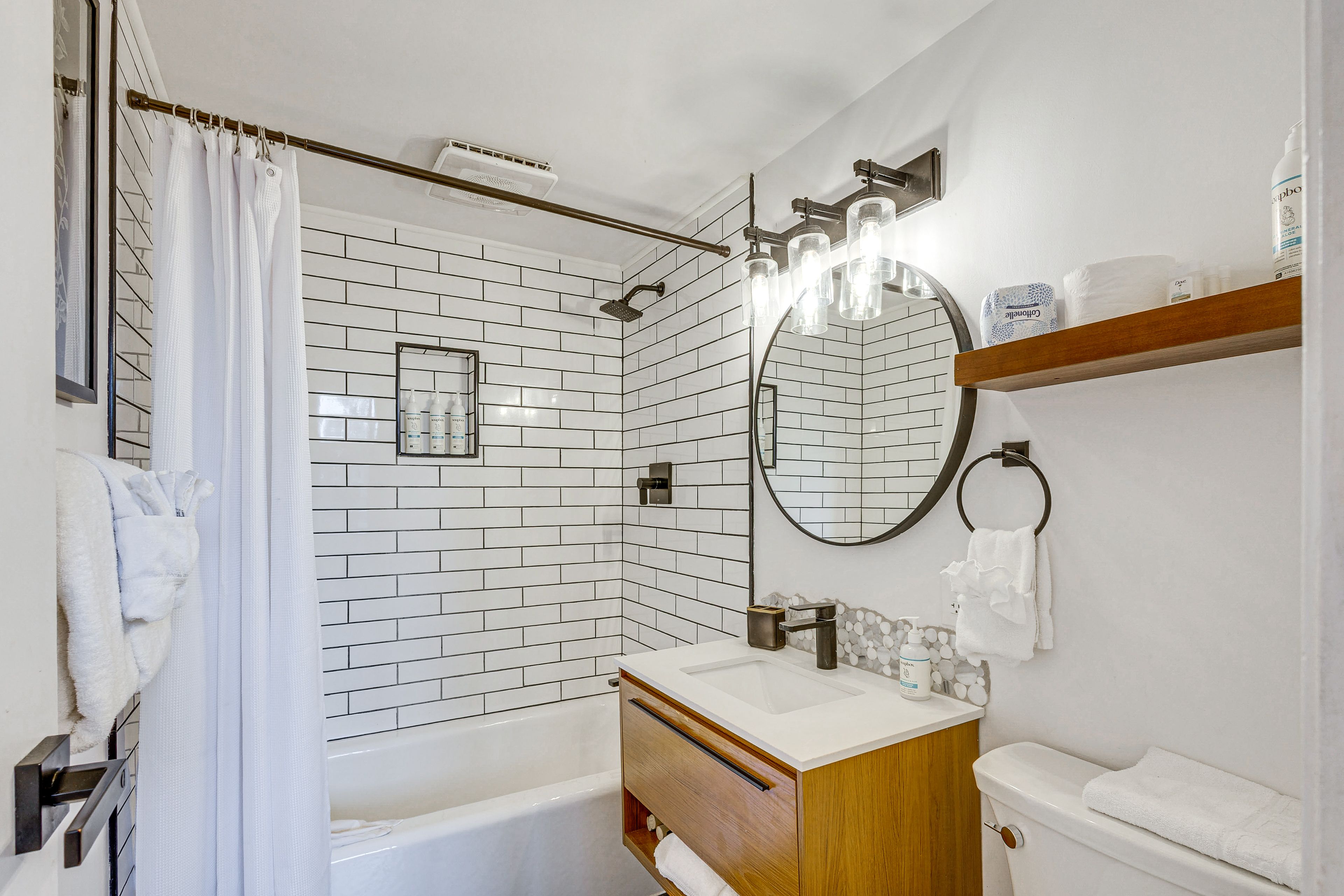 Bathroom | 1st Floor