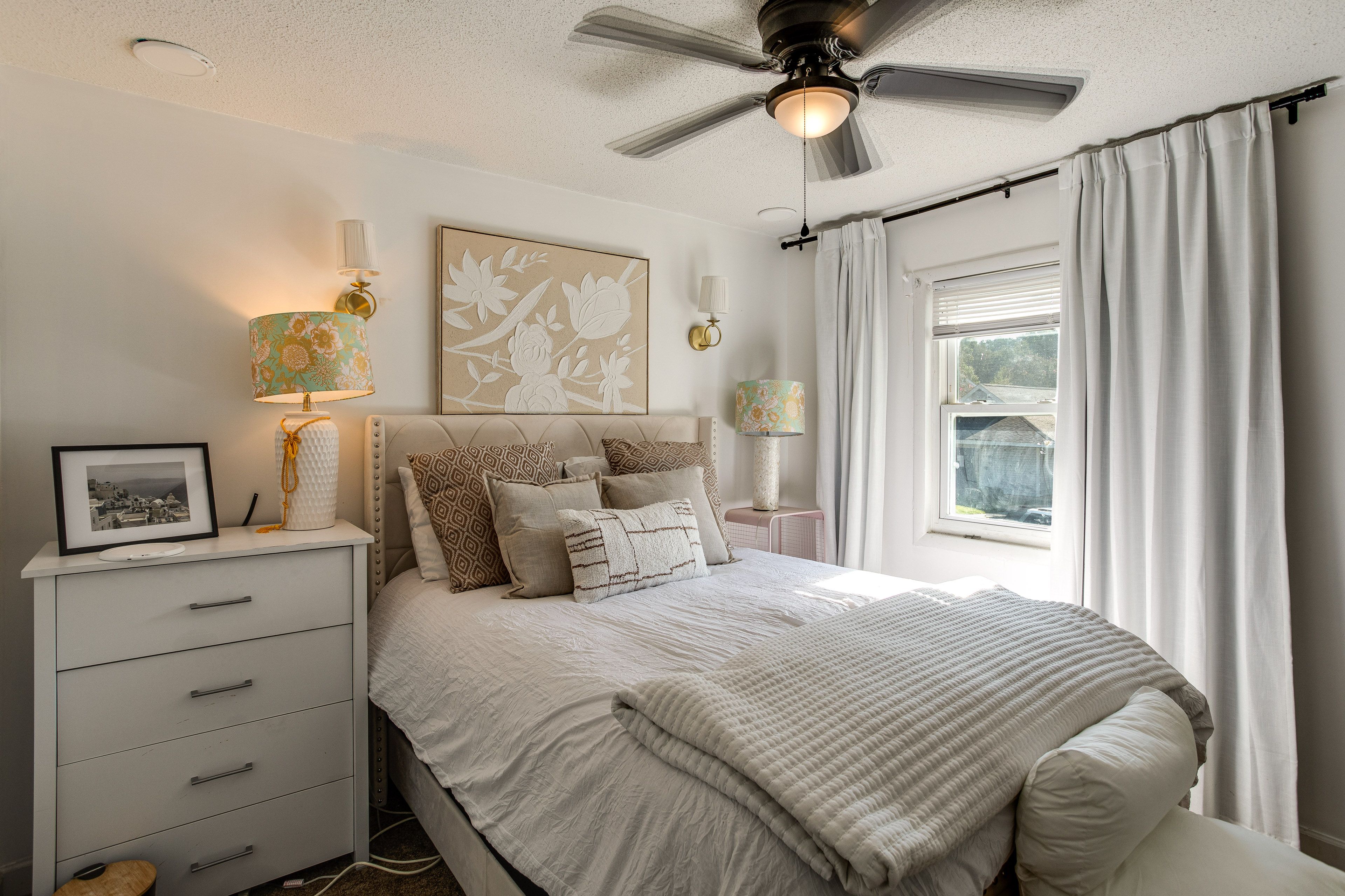 Bedroom 1 | 2nd Floor | Queen Bed