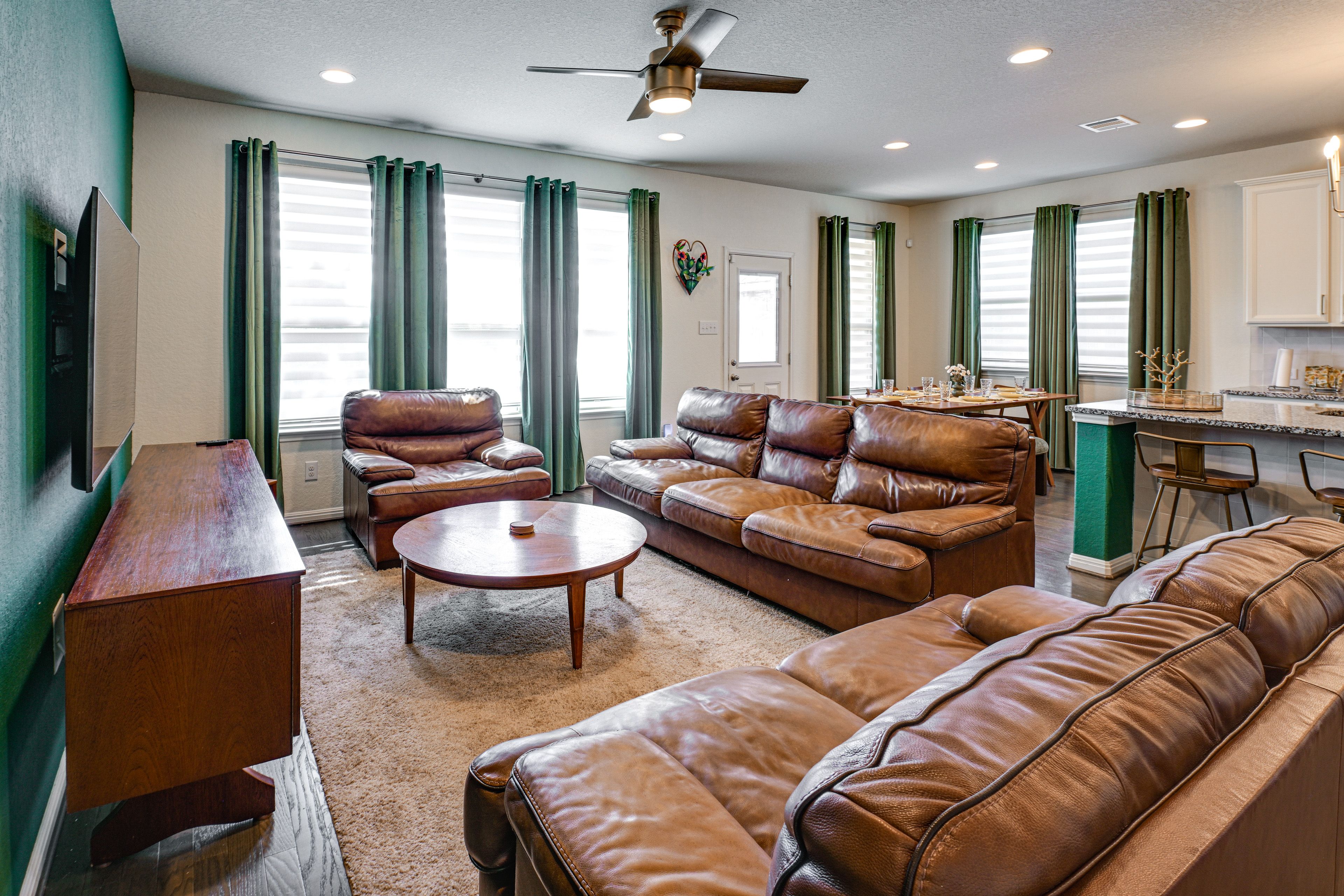 Living Room | Smart TV