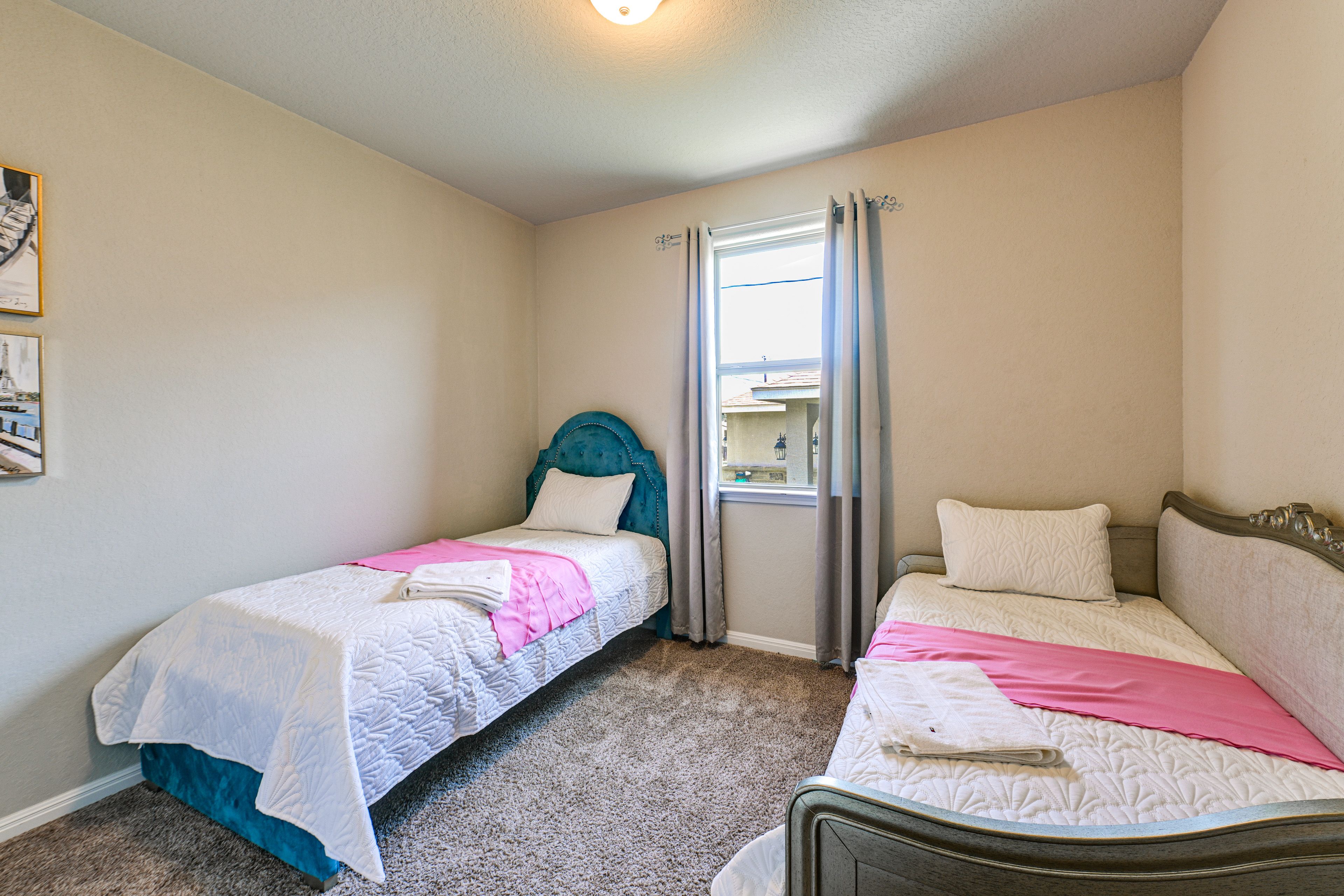 Bedroom | Twin Bed | Twin Daybed