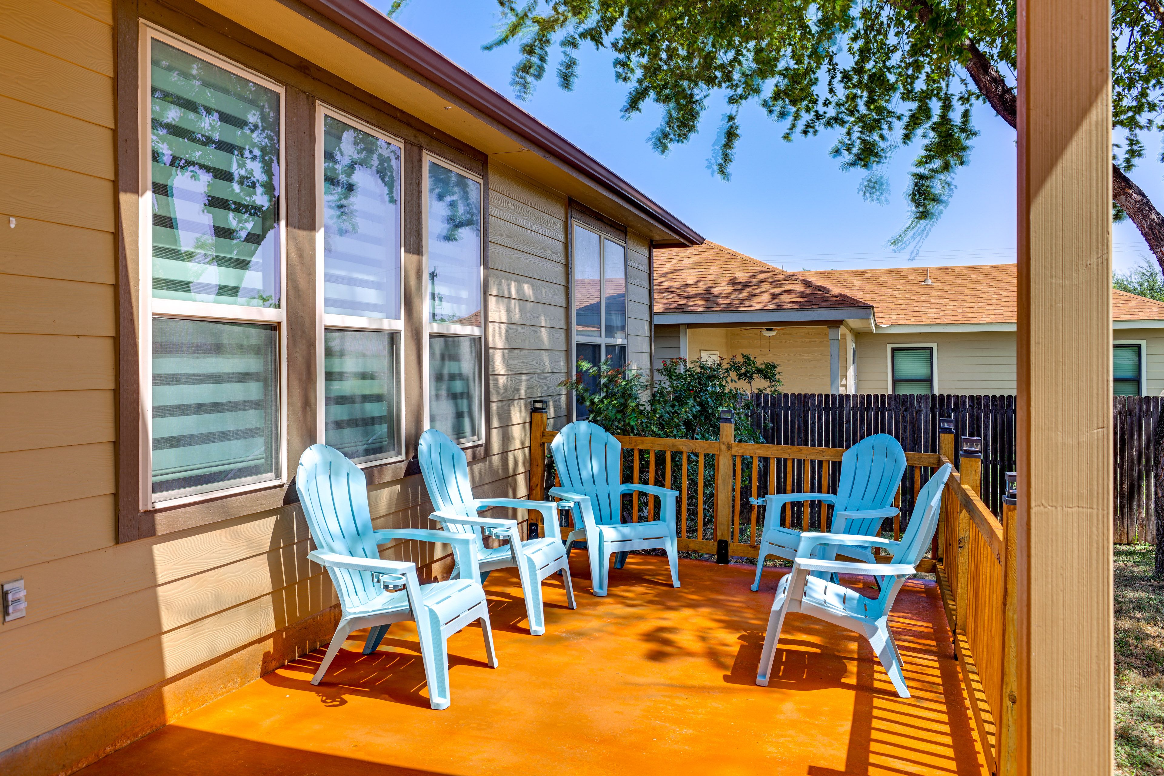Deck | Seating