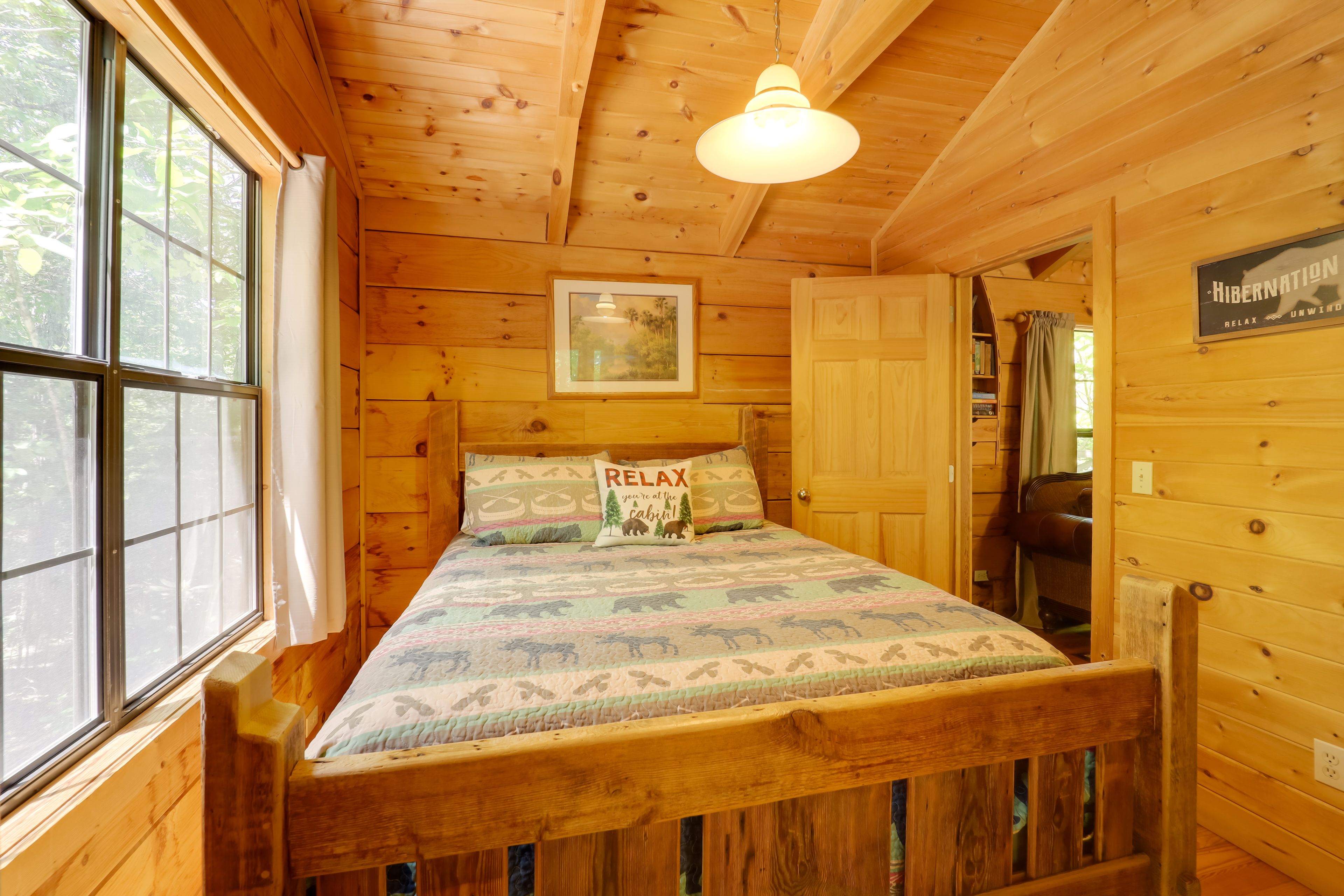 Reach | Bedroom 1 | Queen Bed