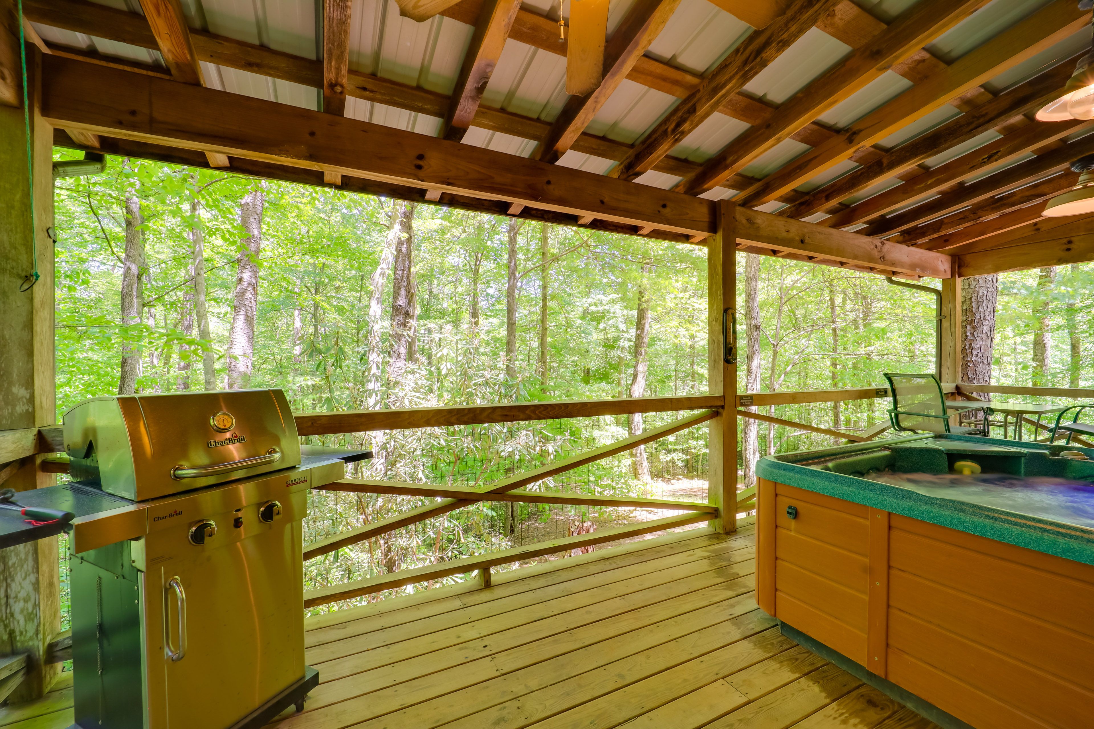 Unit 2 | Covered Deck | Gas Grill | Outdoor Dining Area