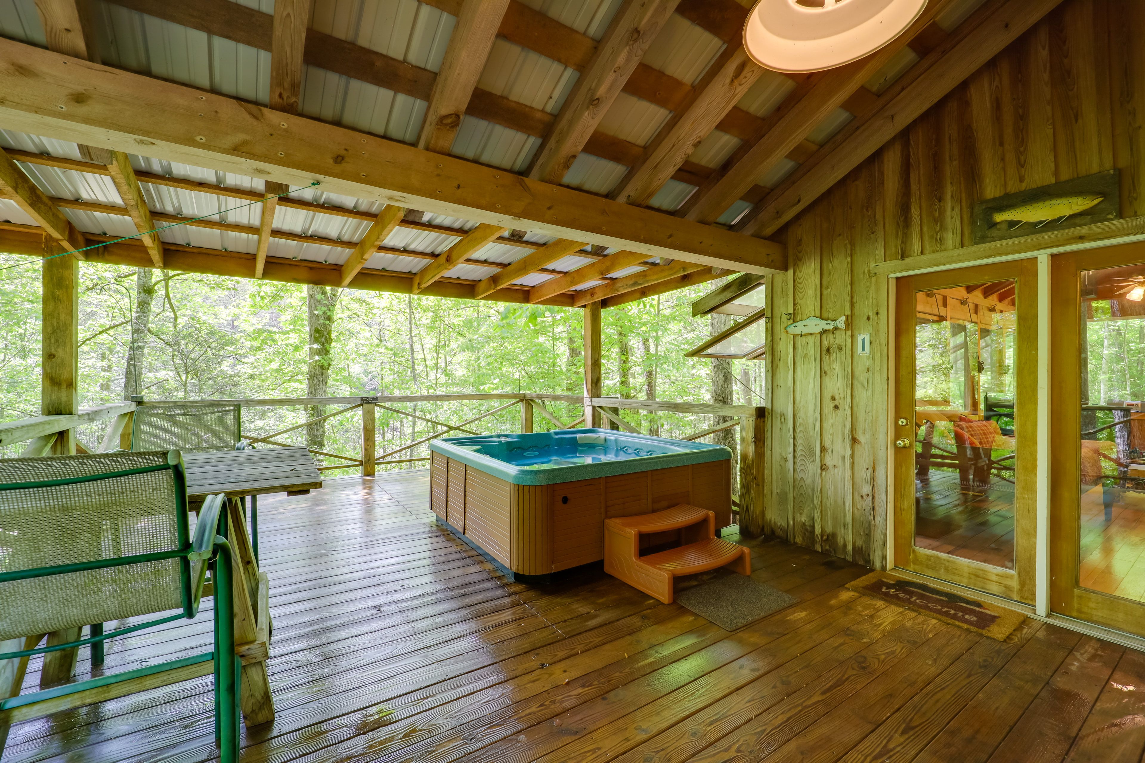 Flying Bridge Log Cabin | Deck | Hot Tub | Dining | Grill | Forest/Pond Views