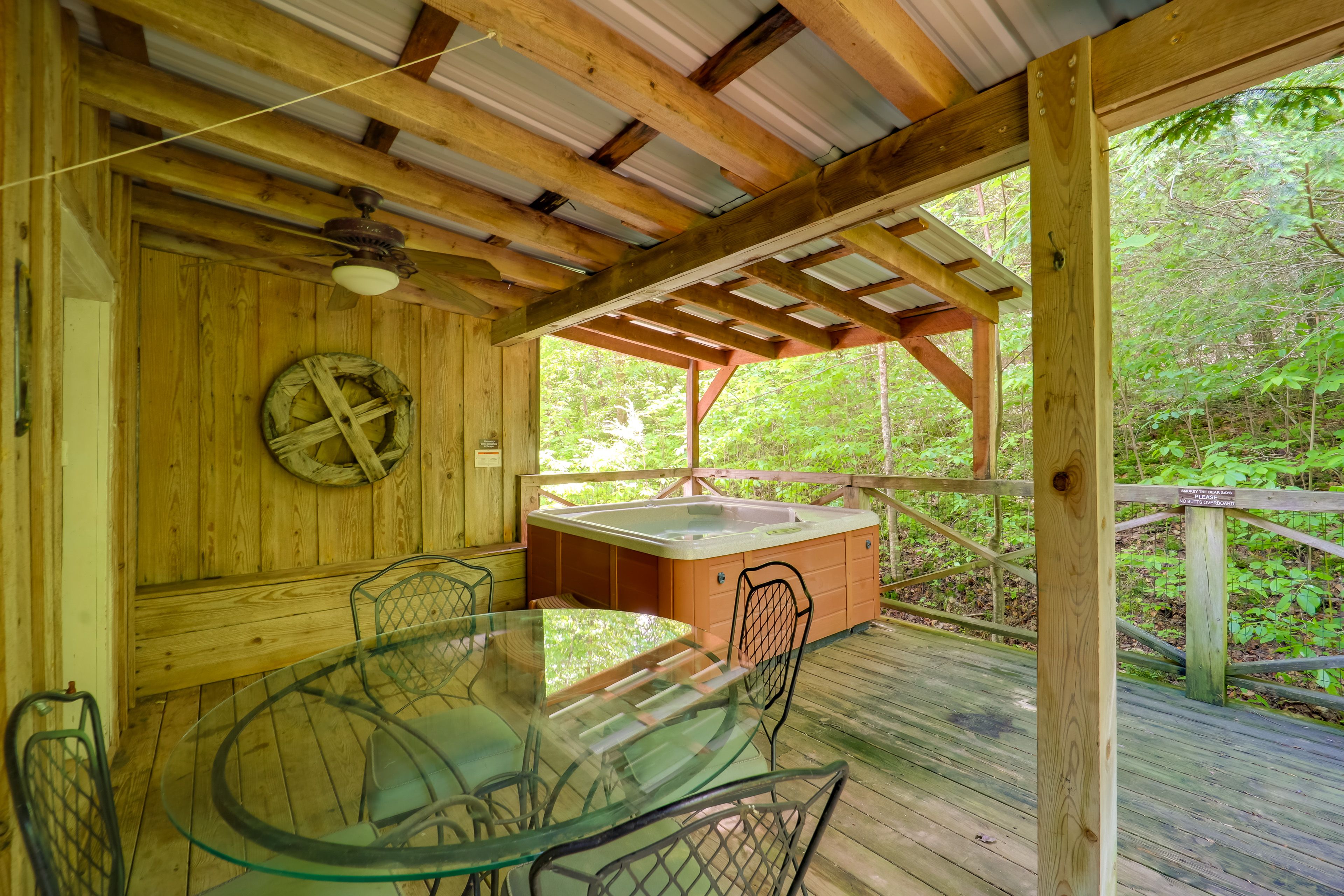 Marion Vacation Rental | 6BR | 6.5BA | 4,178 Sq Ft