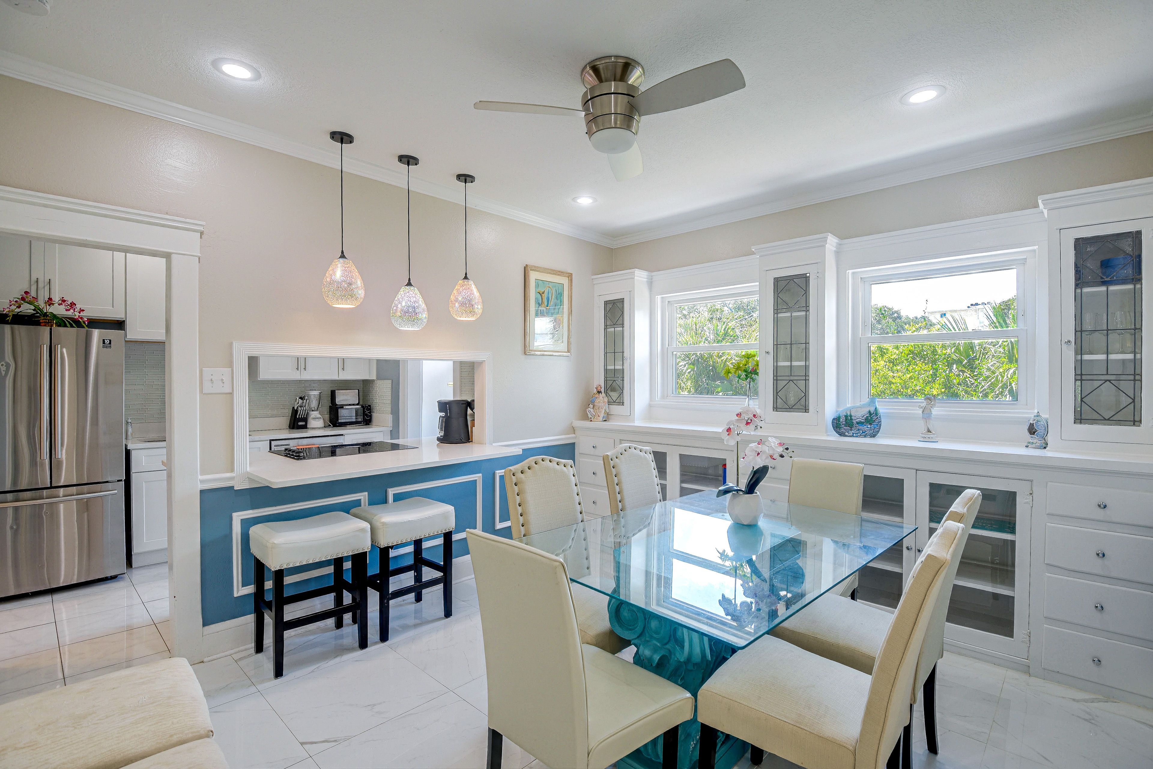 Kitchen & Dining Area