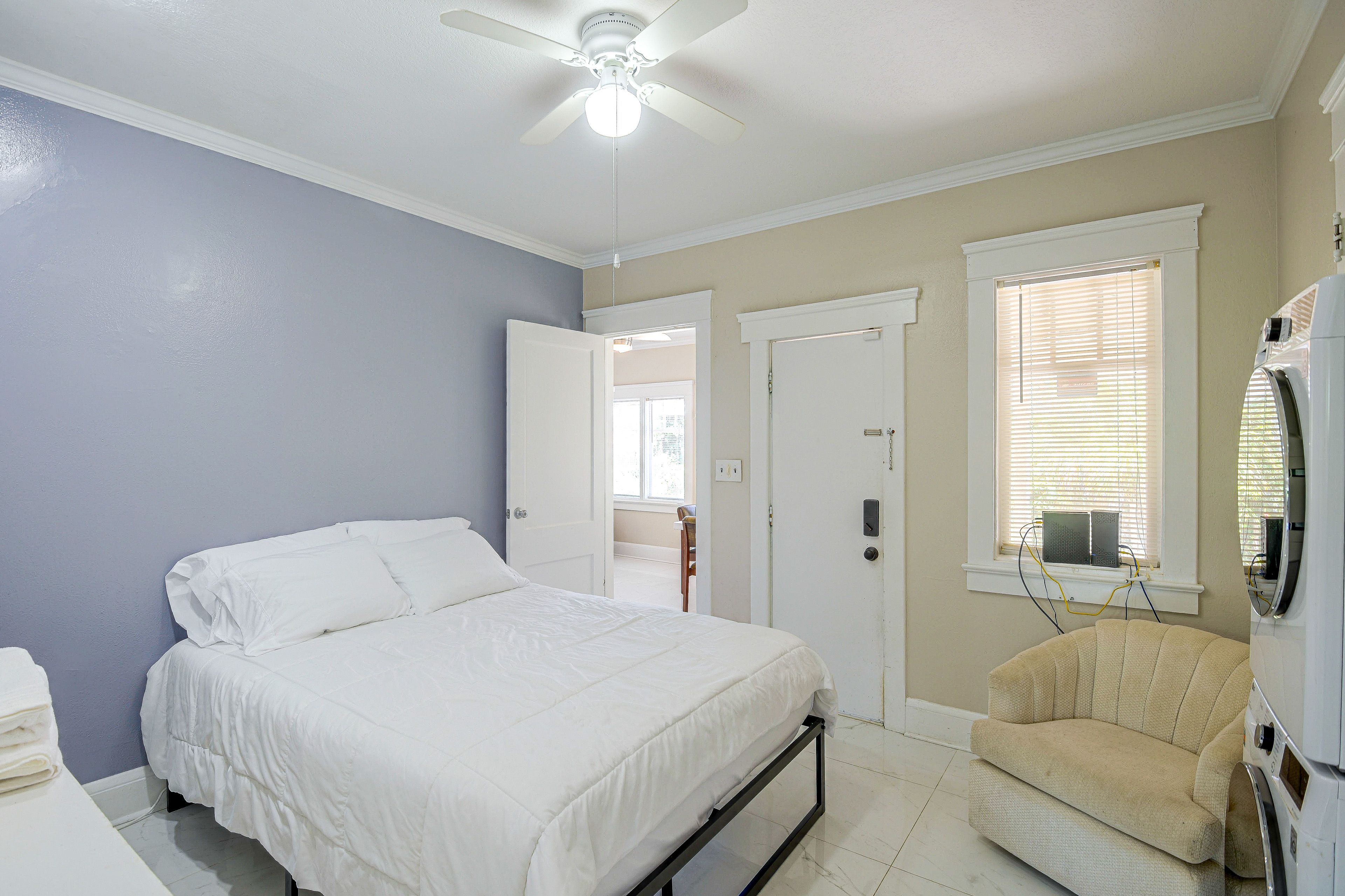 Bedroom 3 | Queen Bed