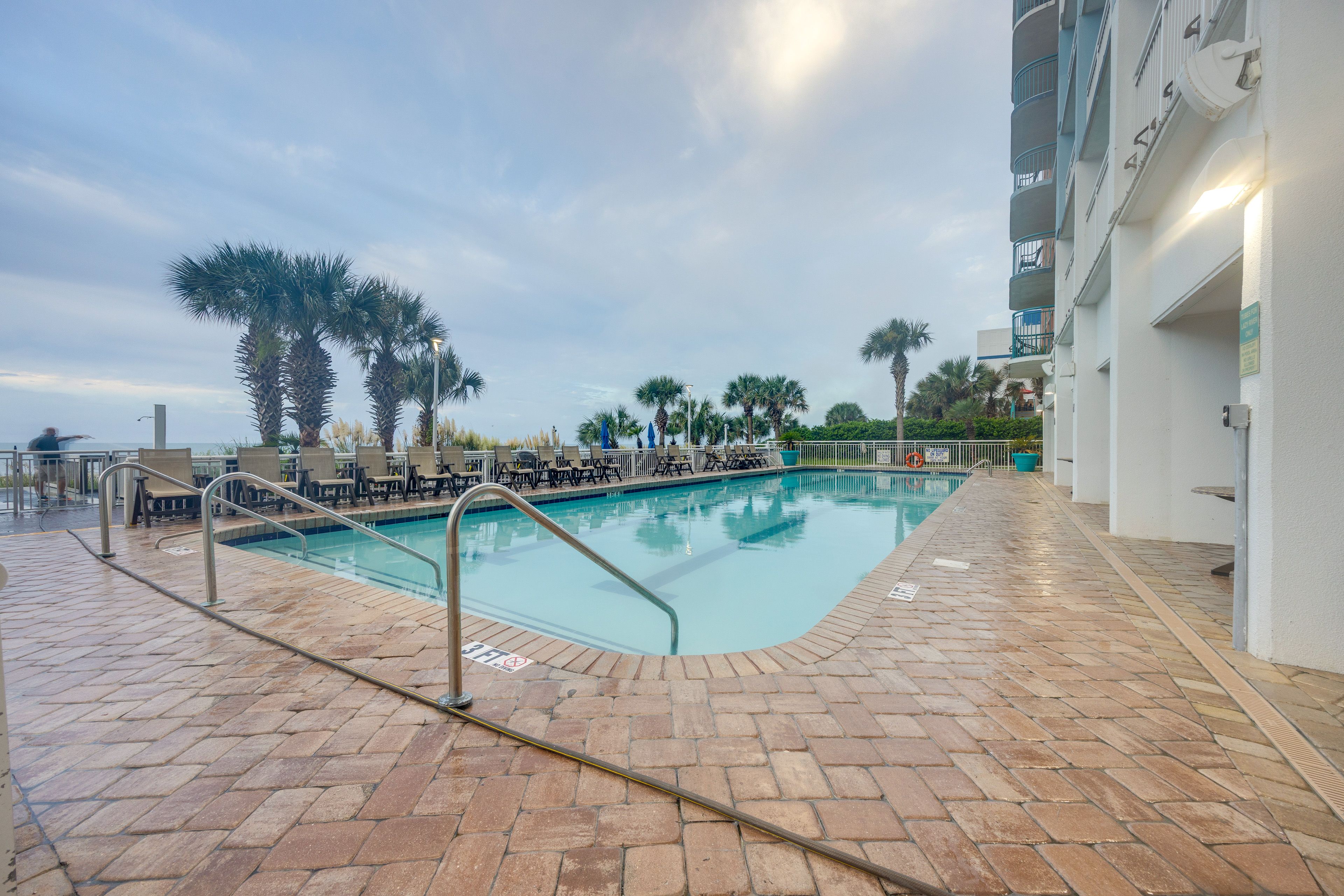 Paraside Resort | Community Amenities