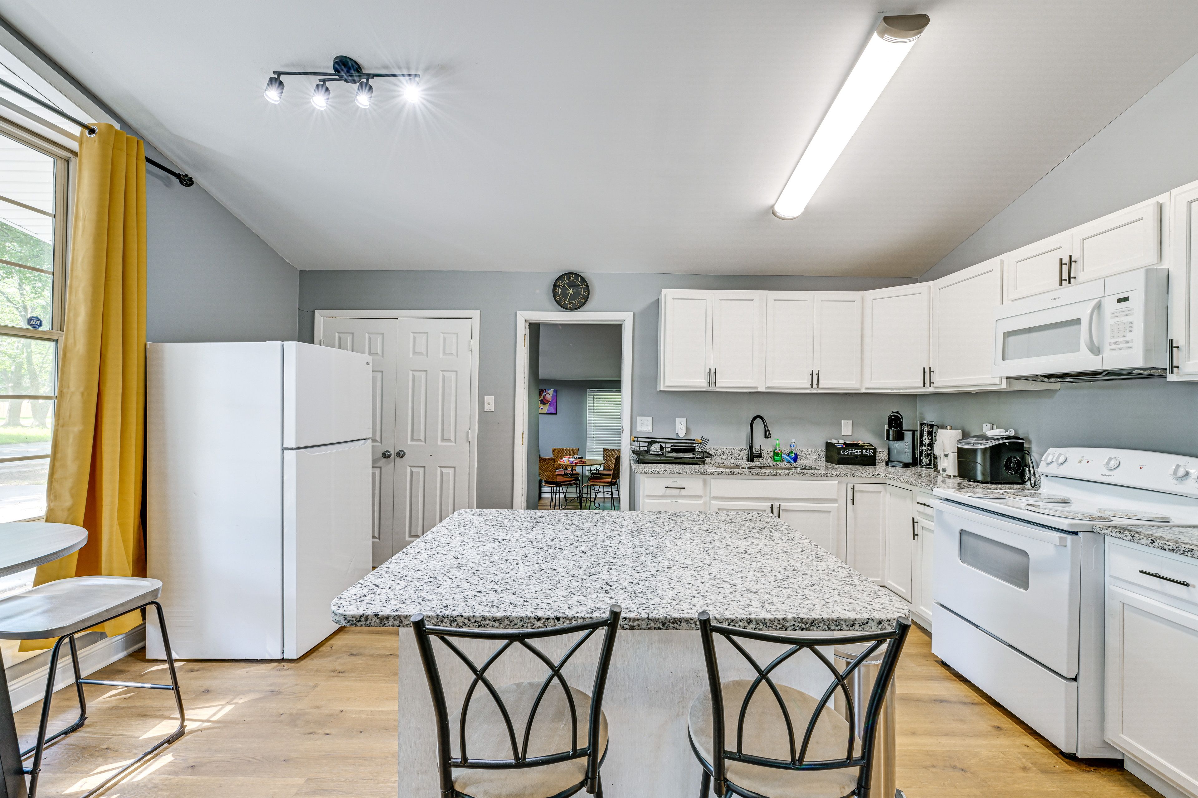 Breakfast Bar