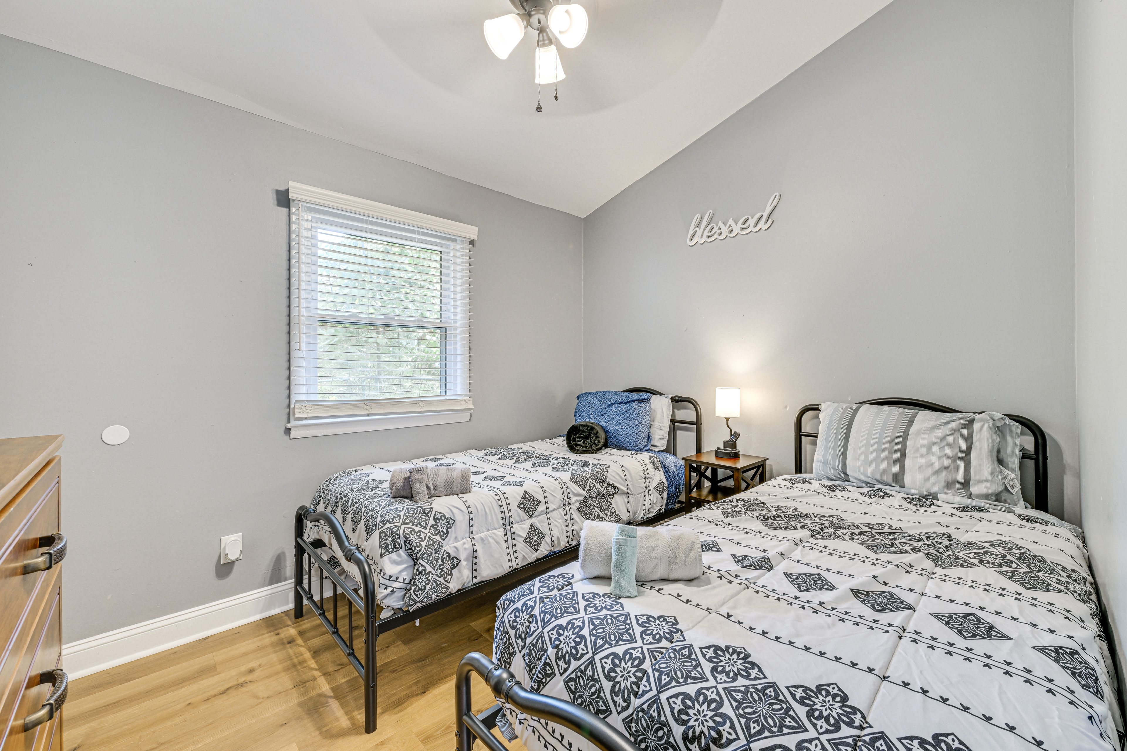 Bedroom 3 | 2 Twin Beds
