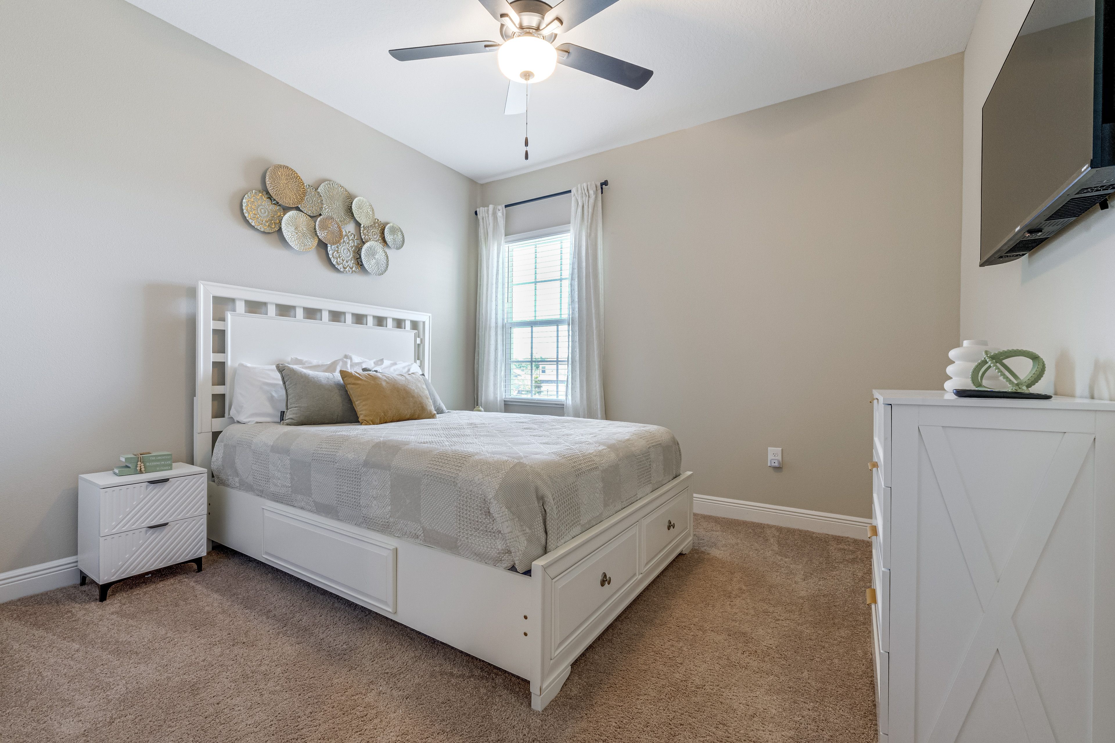 Bedroom | Queen Bed | 2nd Floor