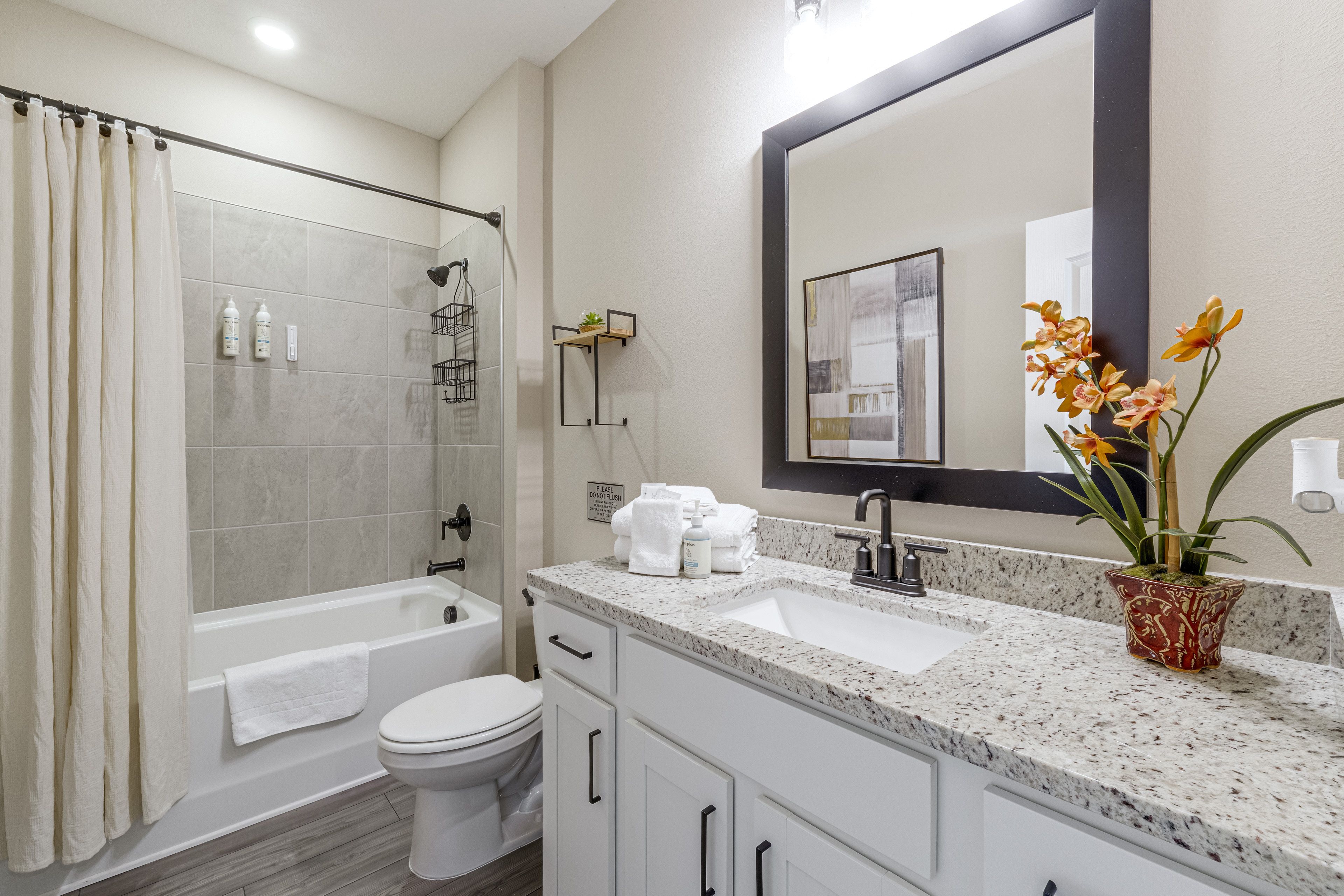 Bathroom | 2nd Floor