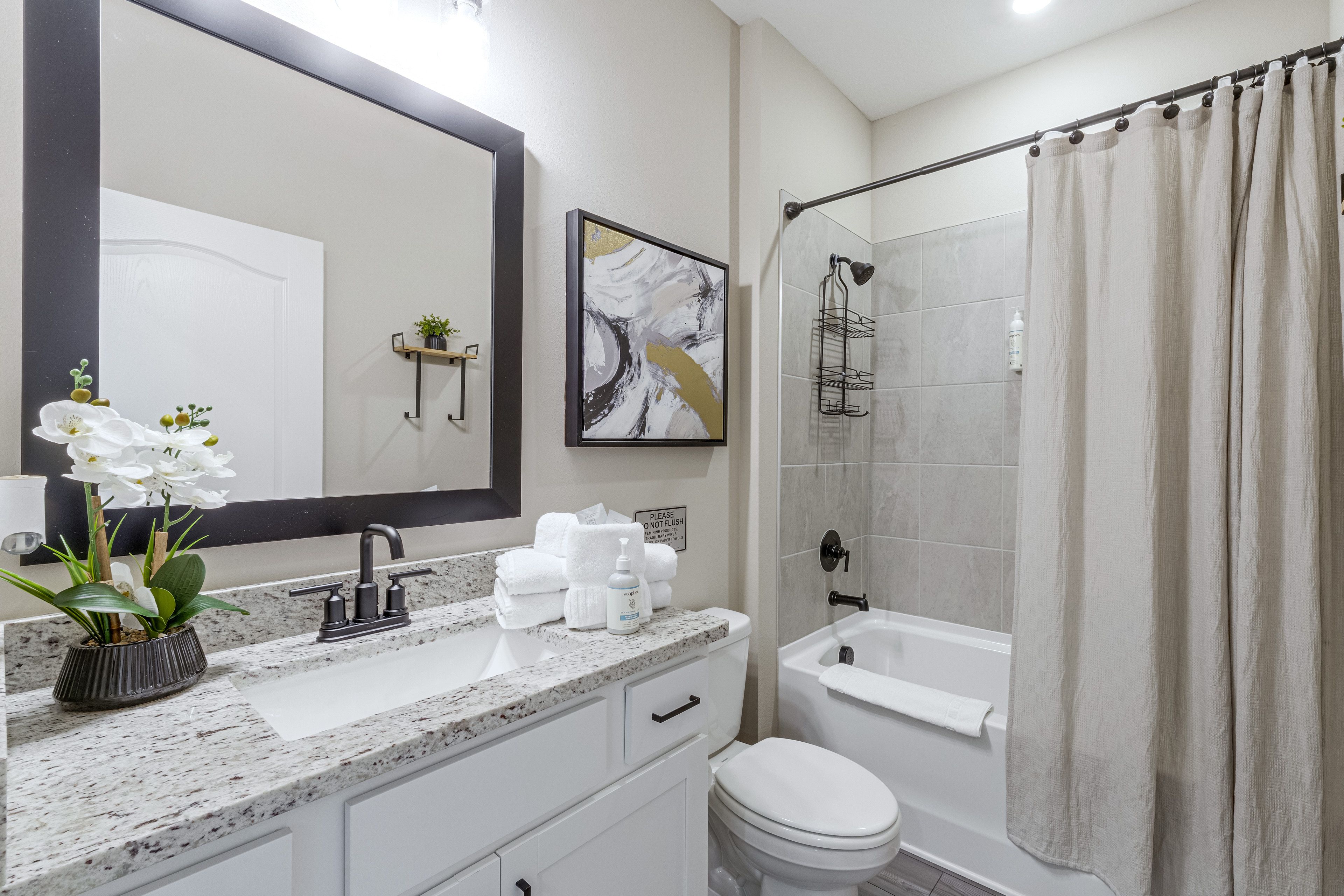 Bathroom | 2nd Floor